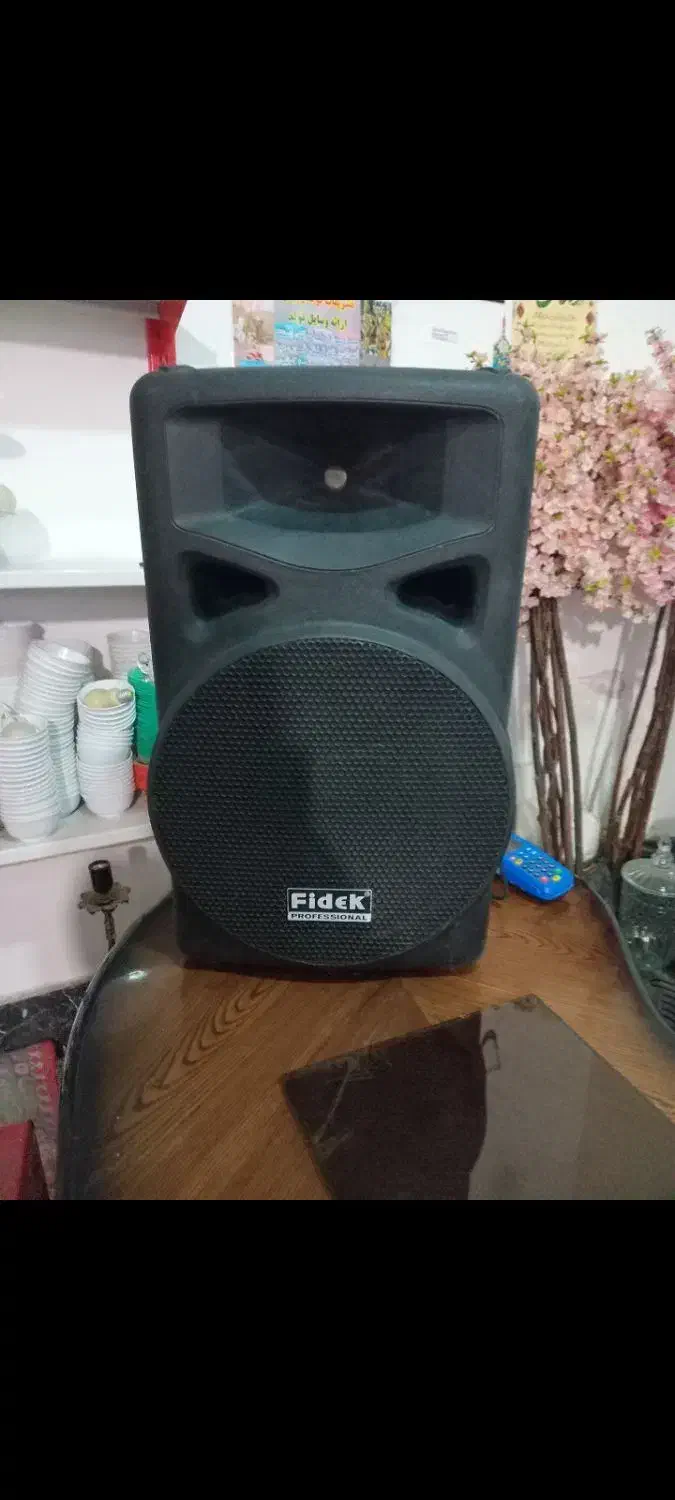 تعدادی وسایل تشریفات وتولد فروشی|خدمات پذیرایی، مراسم|اصفهان, بهارستان|دیوار