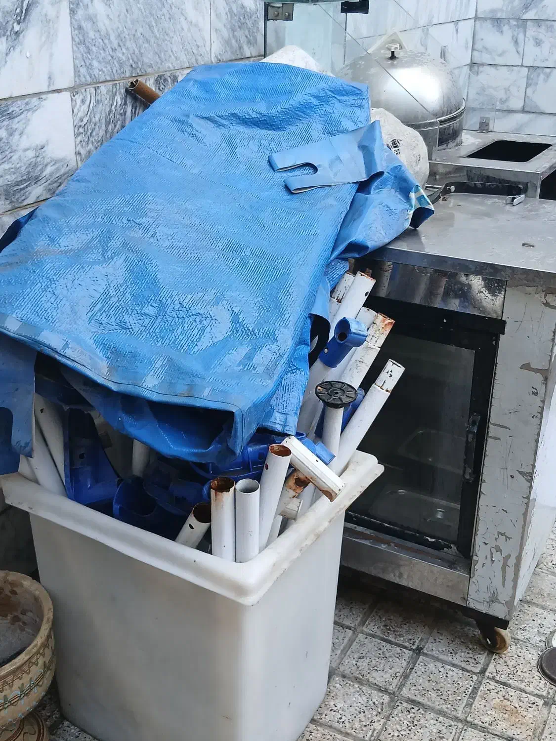 یک عدد ترازوی ۲۰ کیلویی و یک استخر|فروشگاه و مغازه|مشهد, مقدم|دیوار