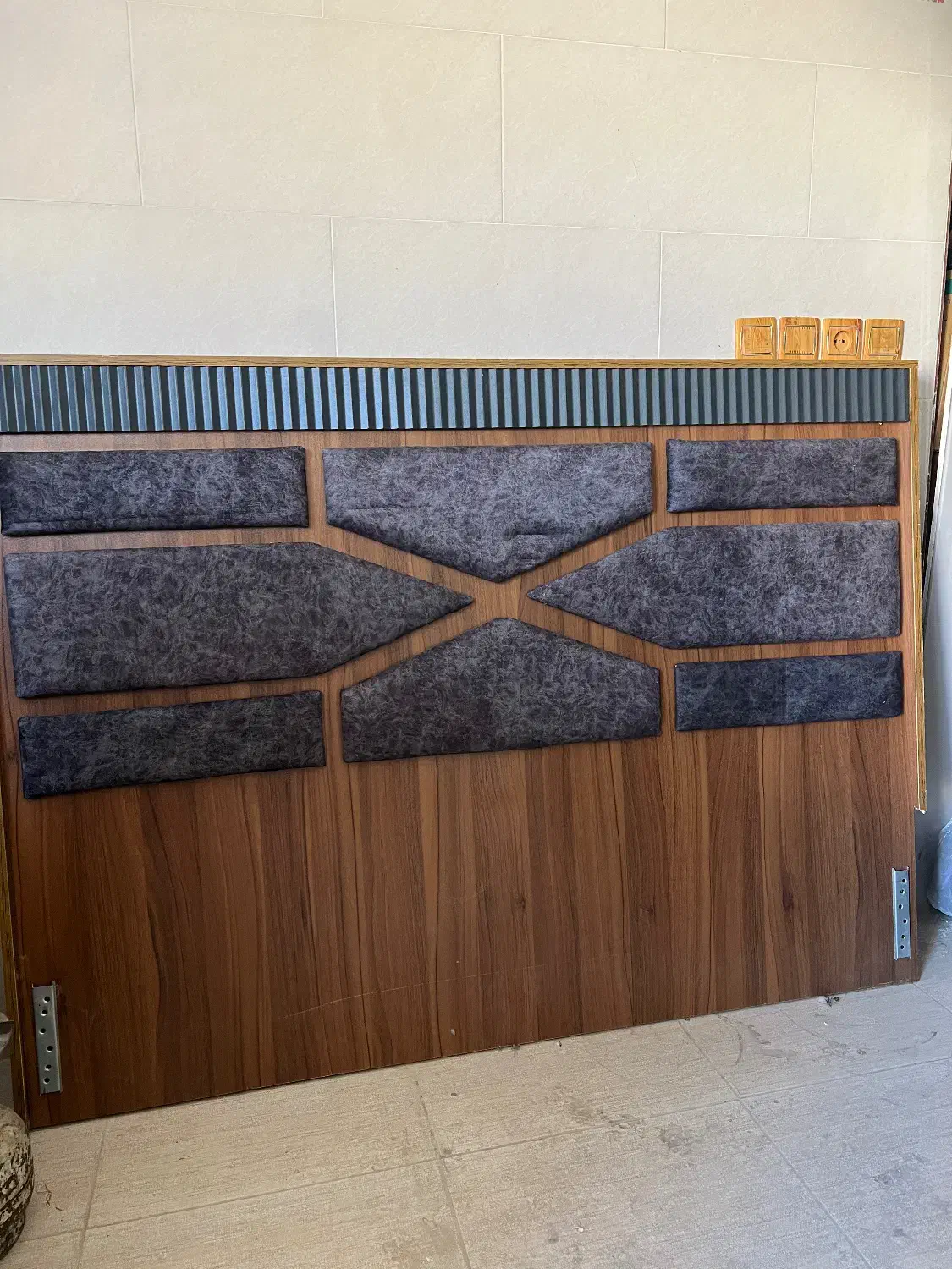 تخت کاملا در حد نو|تخت و سرویس خواب|فسا, |دیوار