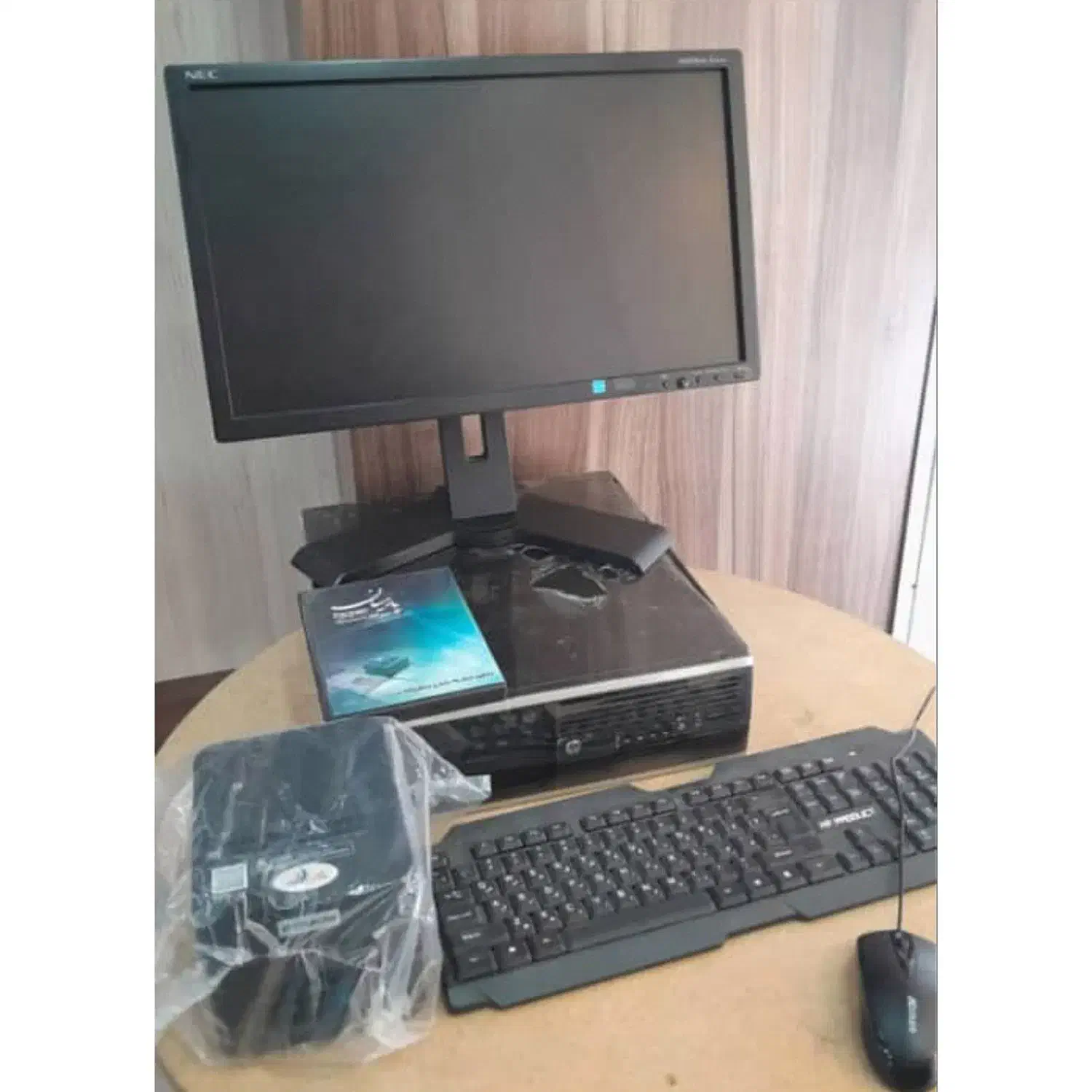 صندوق فروشگاهی مانیتور و مینی کیس hp مدل۲۰۳۰|فروشگاه و مغازه|همدان, |دیوار