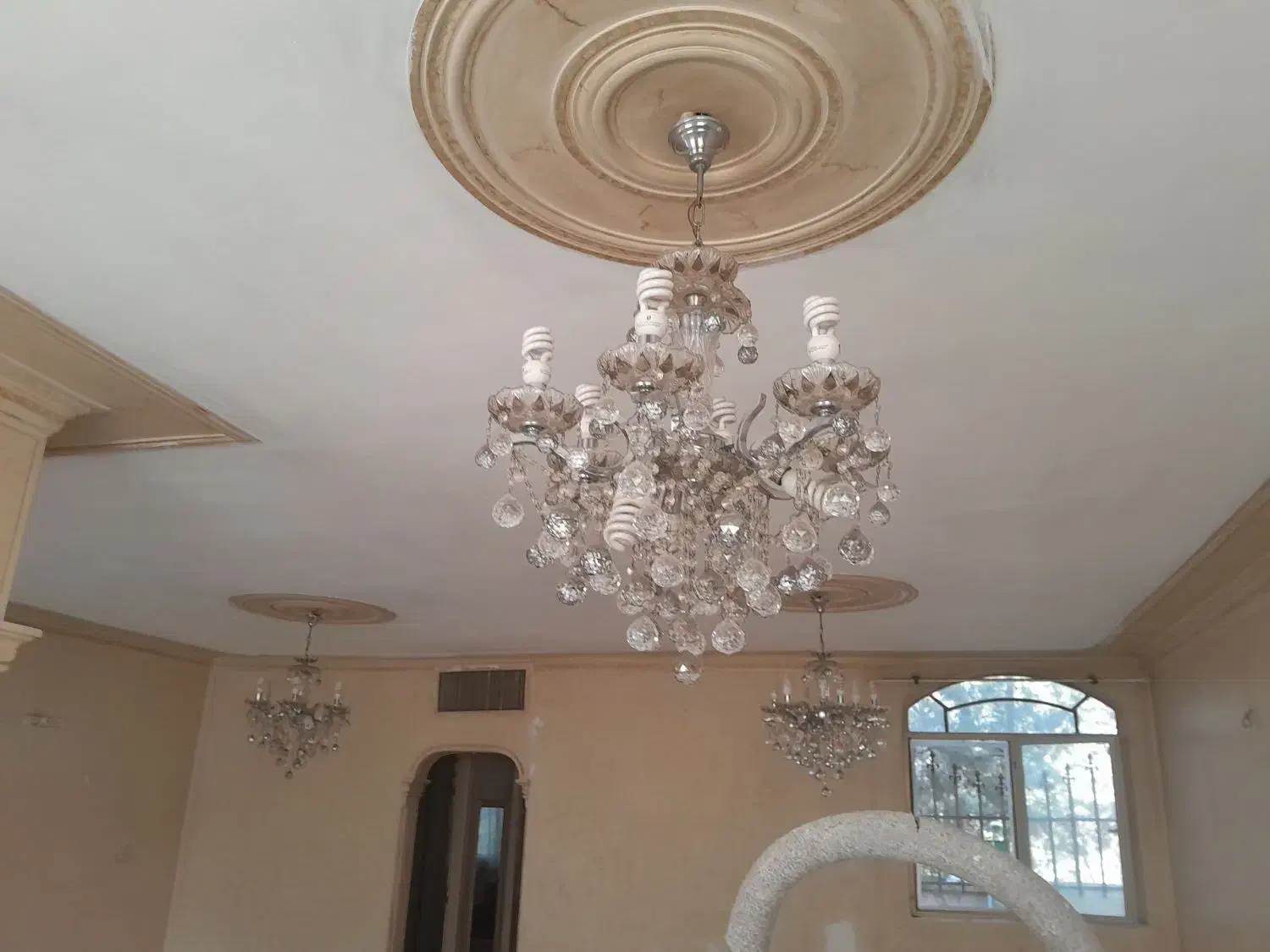 لوسترکریستال گوشواره ای پایه استیل شش شاخه|لوستر و چراغ آویز|اندیشه, اندیشه فاز ۳|دیوار