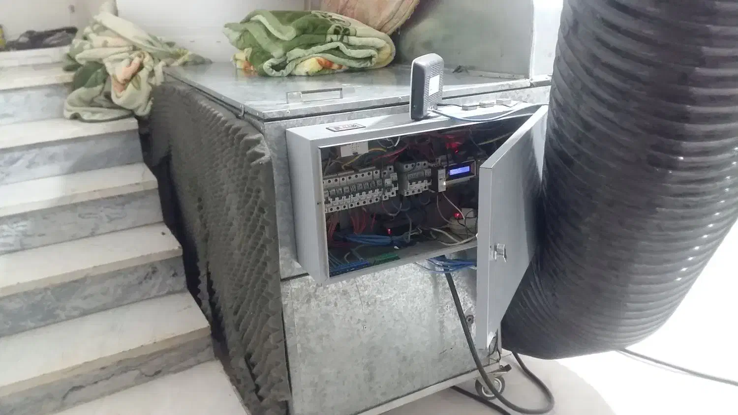 باکس ماینر ۶ظرفیتی ۳فاز سیستم پیامکی|قطعات و لوازم جانبی رایانه|کرمانشاه, |دیوار