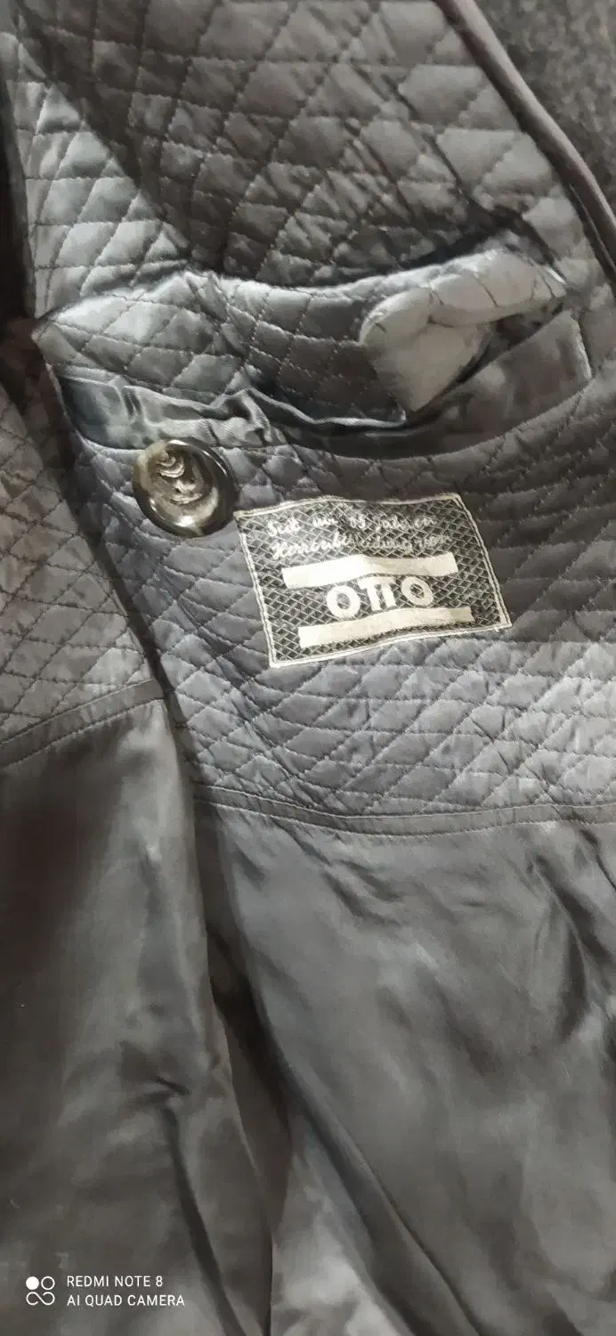 پالتو|لباس|فولادشهر, B6|دیوار