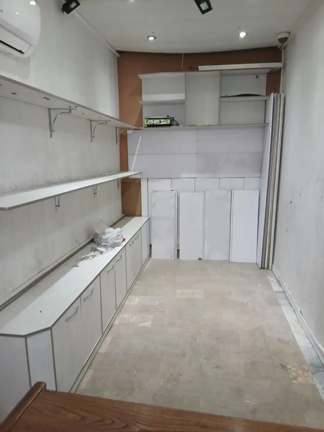 فروش مغازه یا معاوضه با اداری ومسکونی|فروش مغازه و غرفه|تهران, فردوس|دیوار