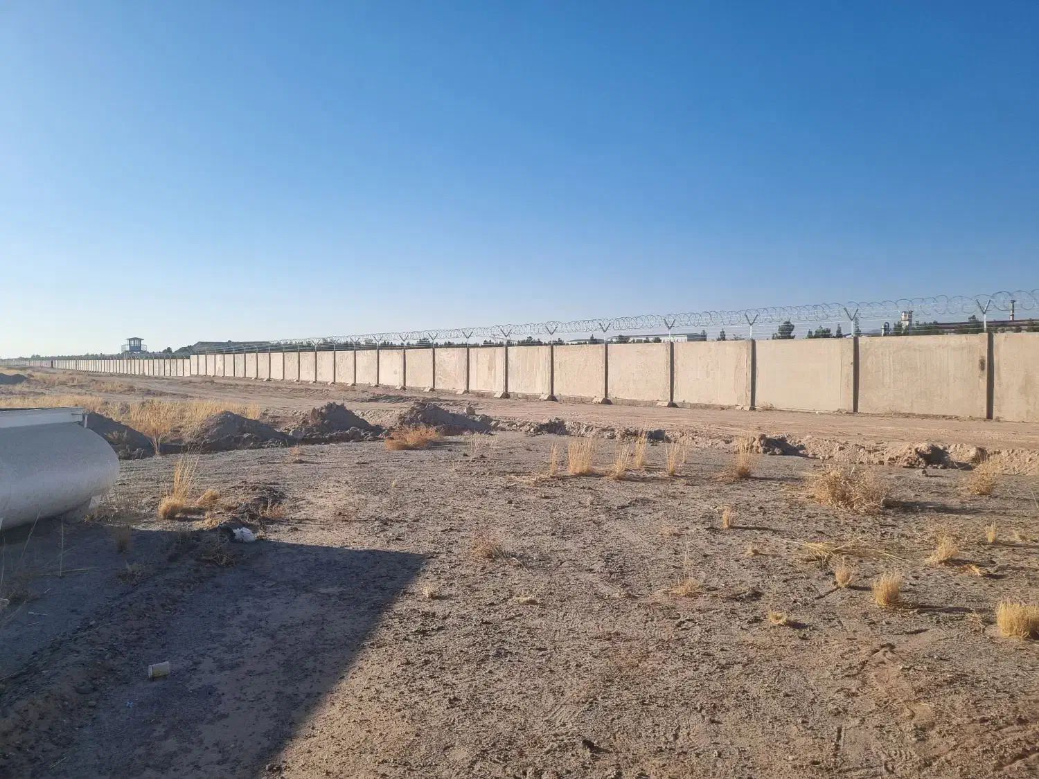 سیم خاردار.فنس.چمن|خدمات پیشه و مهارت|ری, صفاییه (چشمه علی)|دیوار