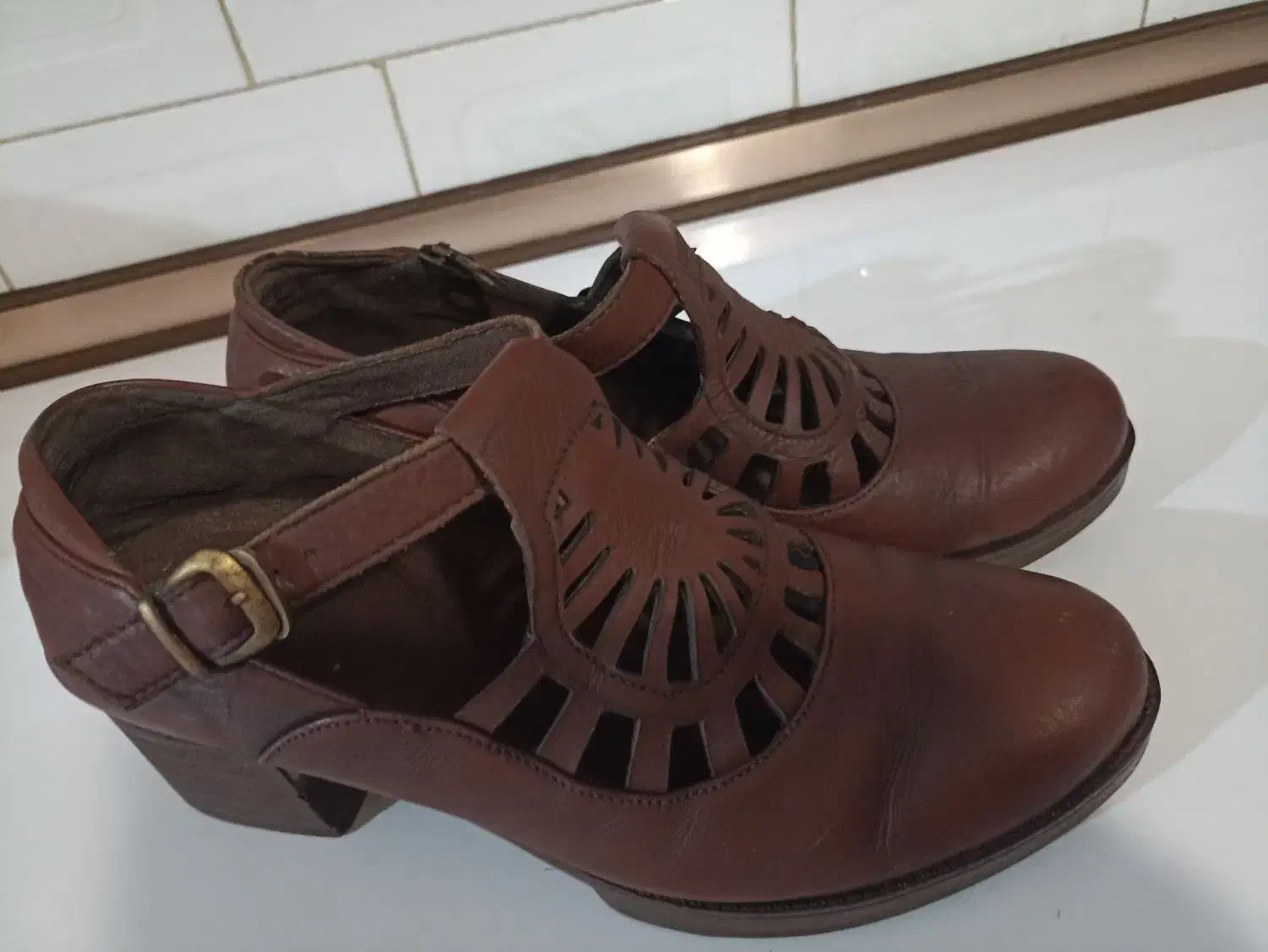 کفش چرم زنانه سایز ۴۰|کیف، کفش، کمربند|کرمانشاه, |دیوار