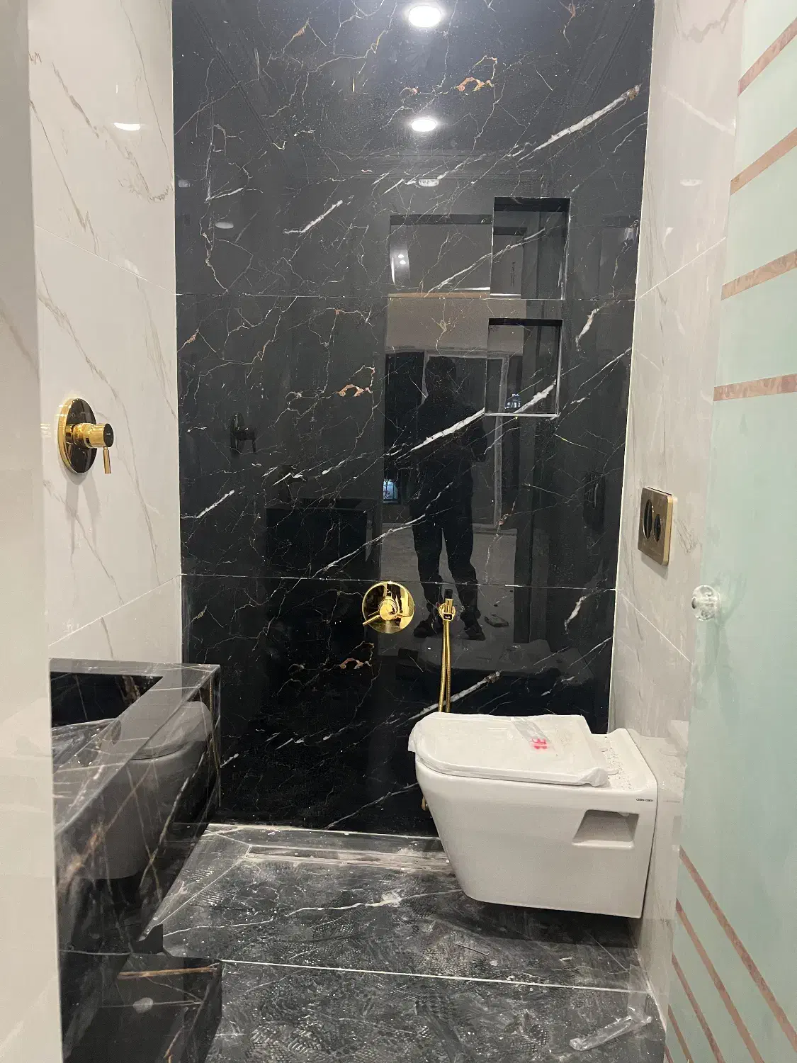 اپارتمان لوکس ۲۰۰متری صفرخیابان امام رضا(ع)|فروش آپارتمان|مشهد, کوشش|دیوار