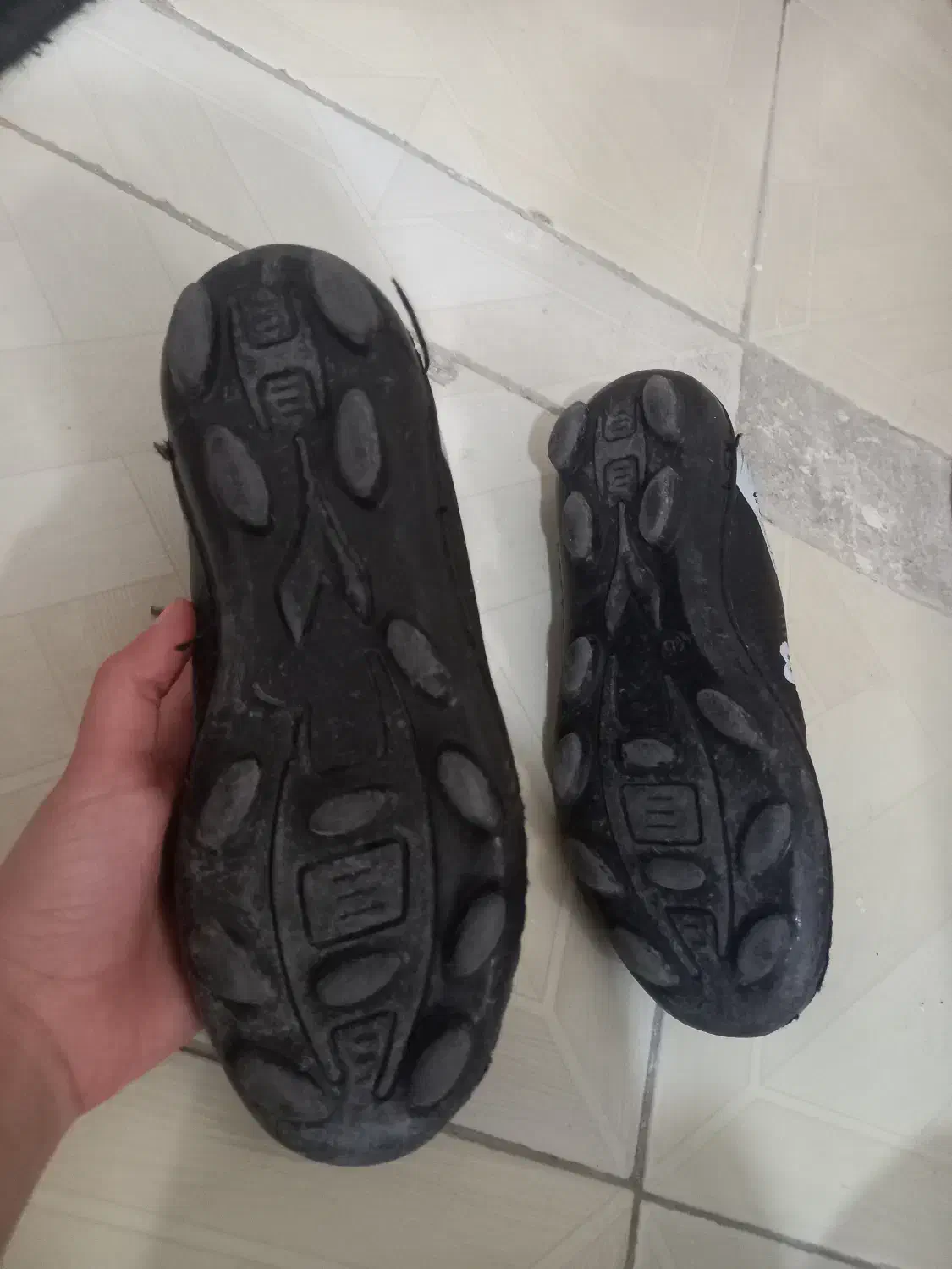 درحدنو|کیف، کفش، کمربند|قدس, شهر‌قدس|دیوار