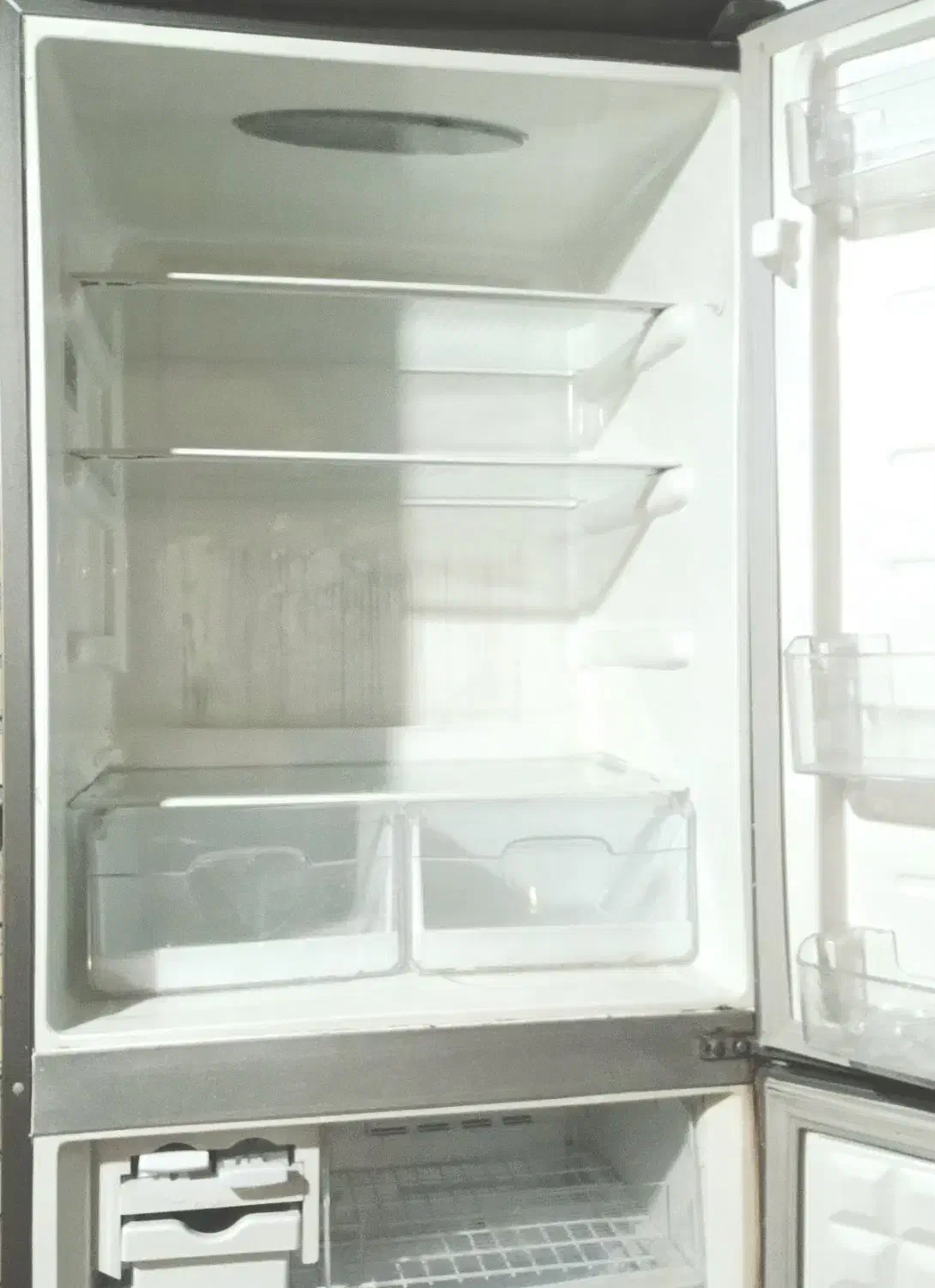 یخچال|یخچال و فریزر|اقبالیه, |دیوار