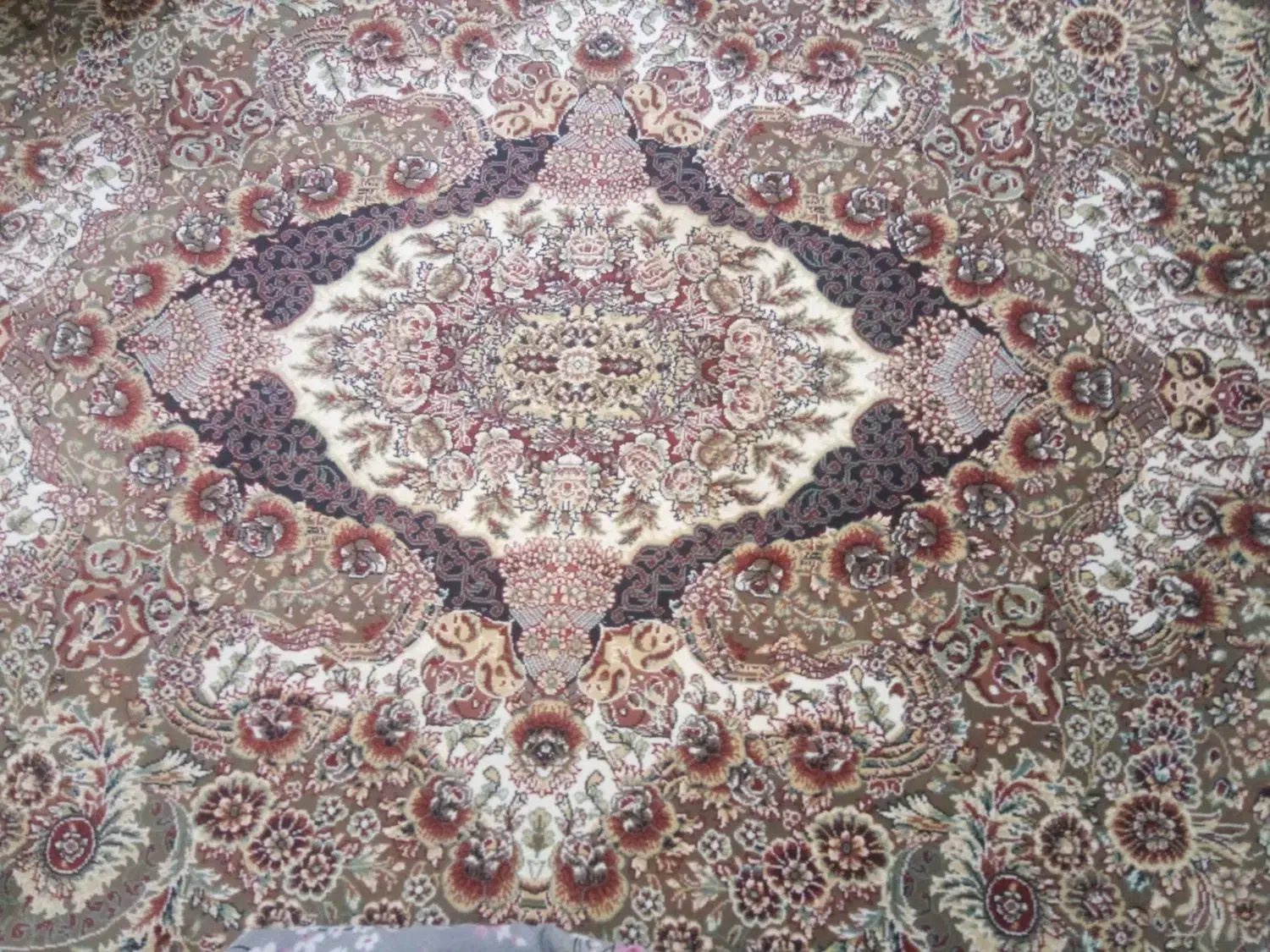 یک تخته فرش گردویی|فرش|سبزوار, قلعهنو دهزار|دیوار