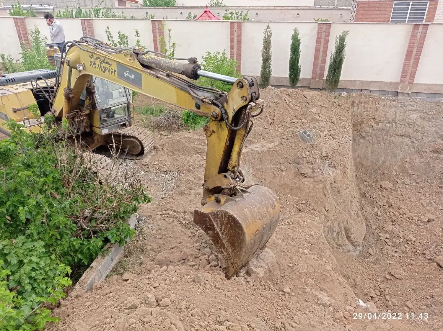 اجاره بیل مکانیکی لاستیکی و بیل بکهو|خدمات حمل و نقل|چهارباغ, |دیوار