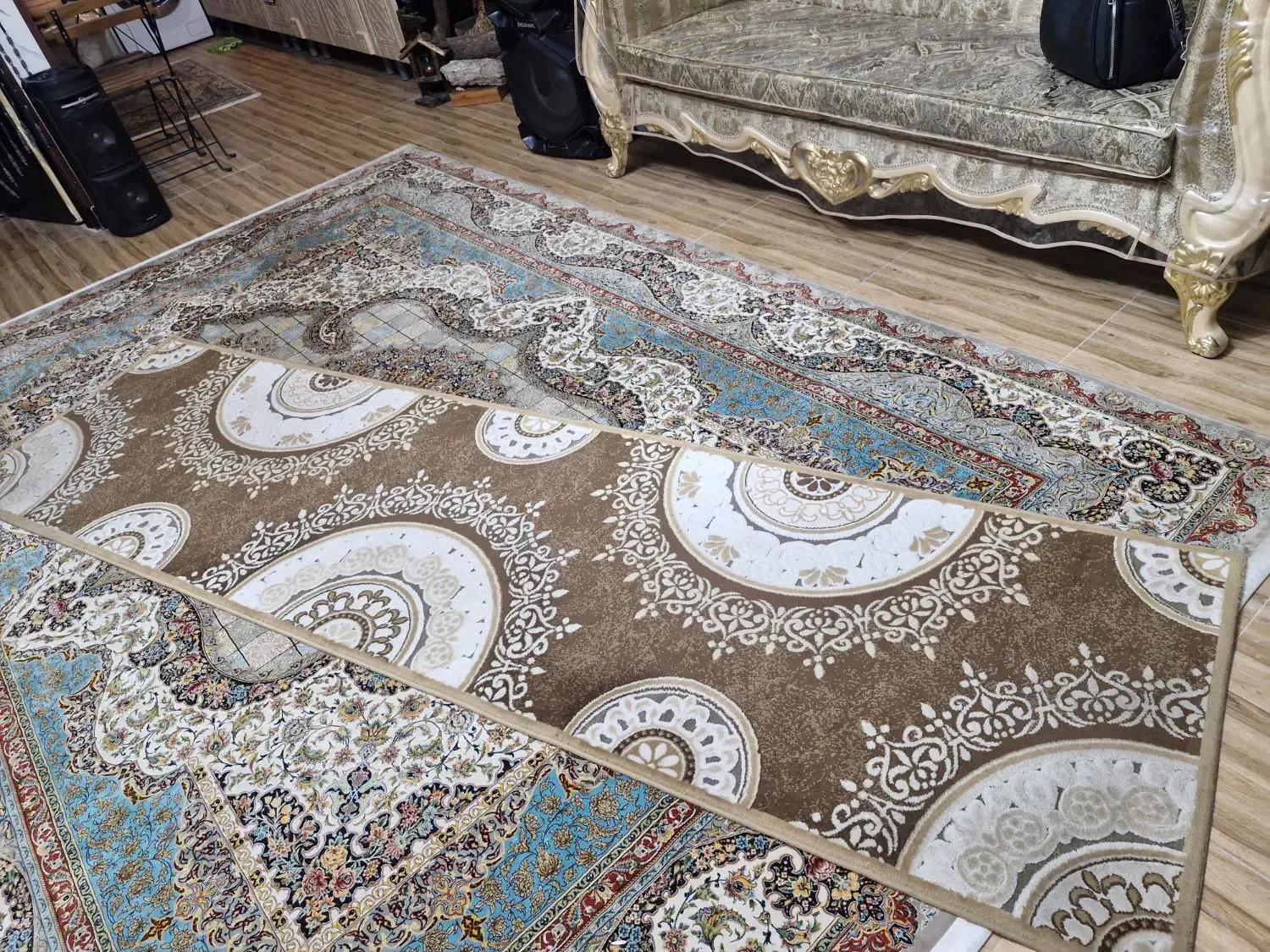 کناره سه متری|فرش|ورامین, ورامین|دیوار