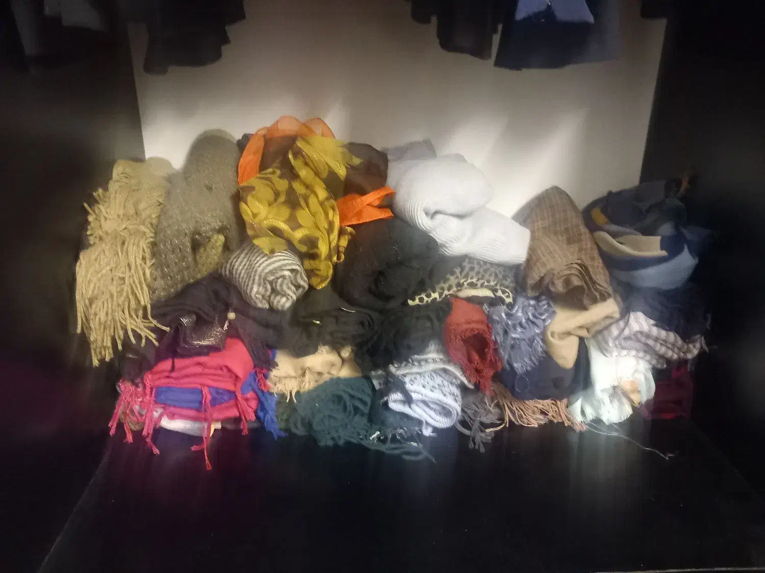 لباس|لباس|اصفهان, جوزدان الیادران|دیوار