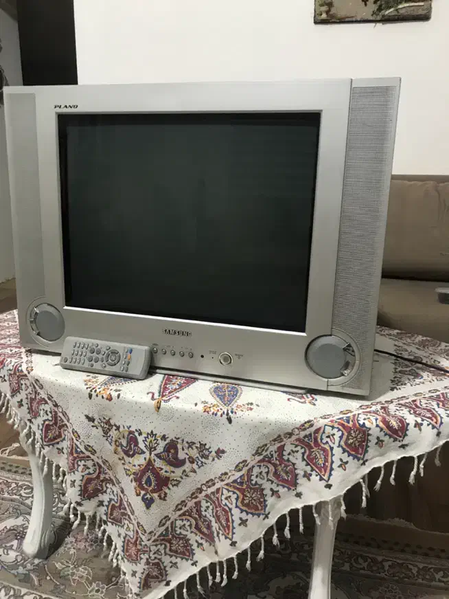 تلویزیون سامسونگ و میز تی وی|تلویزیون و پروژکتور|کرج, حصارک بالا|دیوار