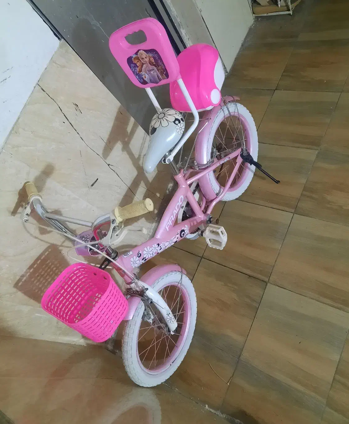دوچرخه سایز ۱۶ دخترانه مارک پرادو در حد نو|دوچرخه، اسکیت، اسکوتر|قم, علی آباد سعدگان|دیوار