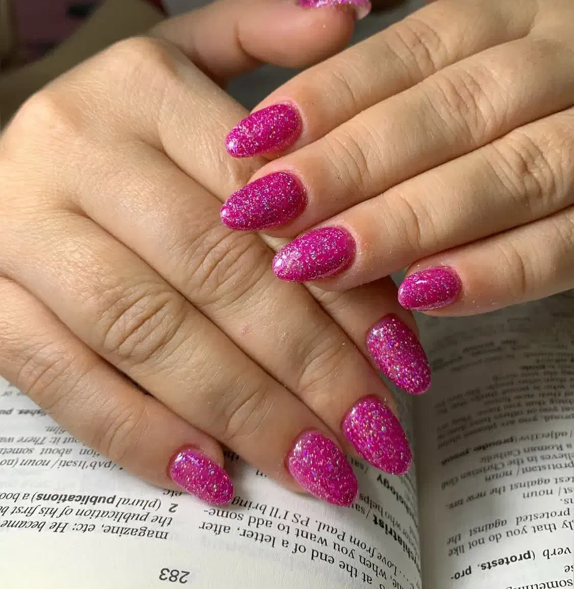 کاشت ناخن با تخفیف ویژه|خدمات آرایشگری و زیبایی|رشت, جماران|دیوار