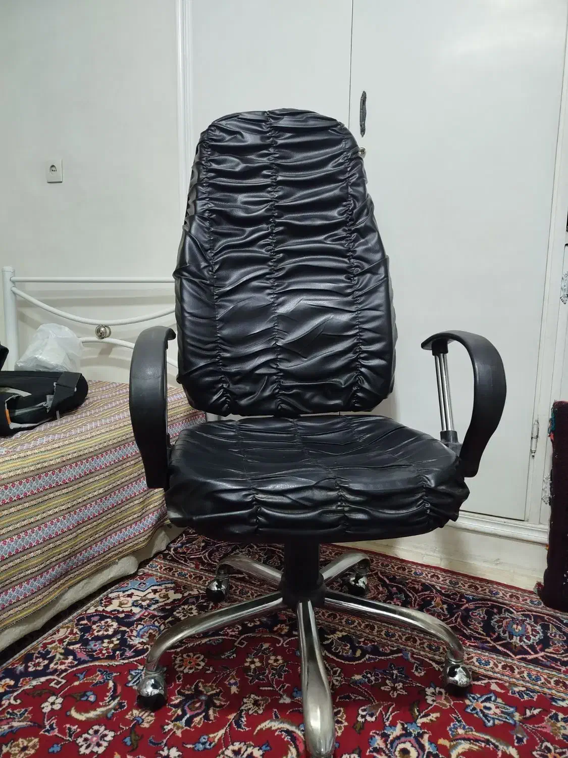 صندلی چرخدار|صندلی و نیمکت|شیراز, آزادگان|دیوار