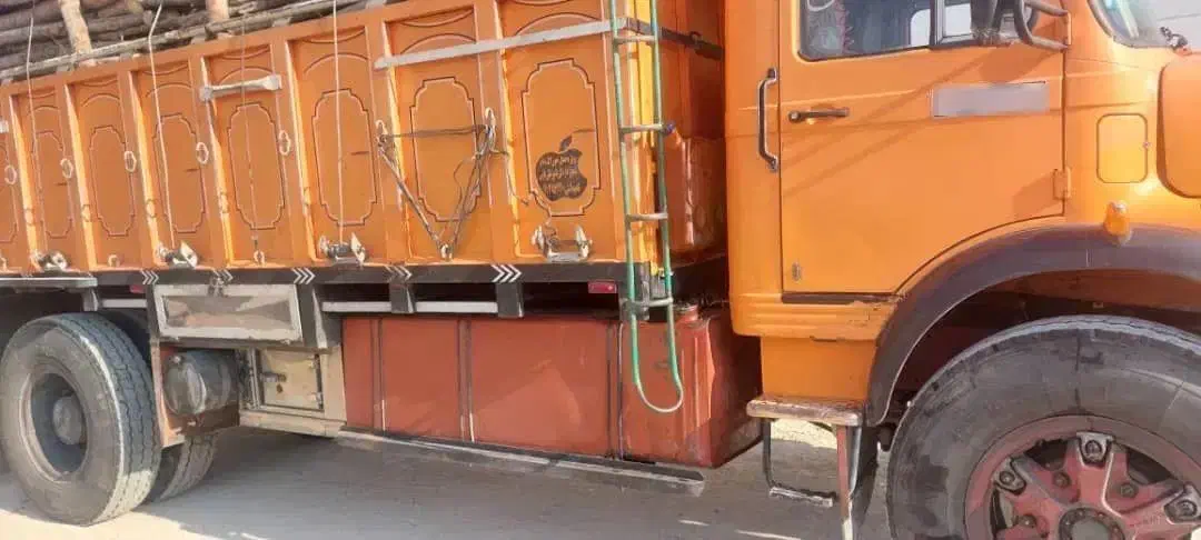 بنز تک باری مدل ۸۲|خودرو سنگین|شیراز, فرودگاه شهید دستغیب شیراز|دیوار