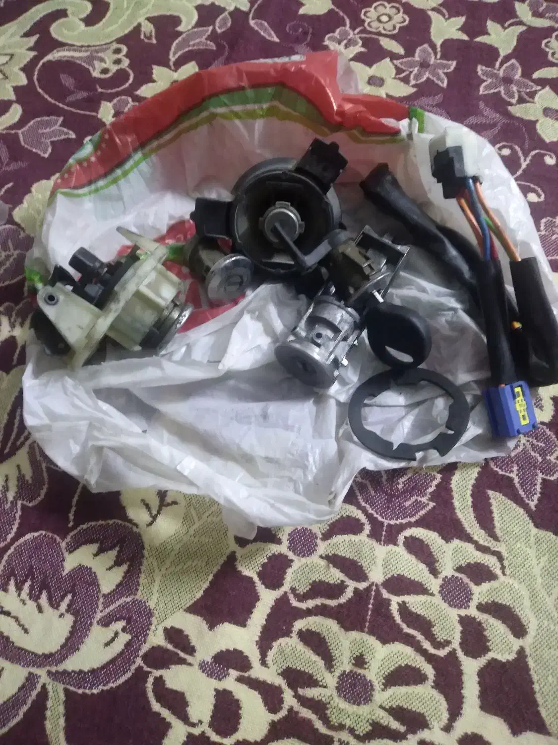 قفل کامل ۲۰۶ اس دی|قطعات یدکی و لوازم جانبی|ملایر, |دیوار