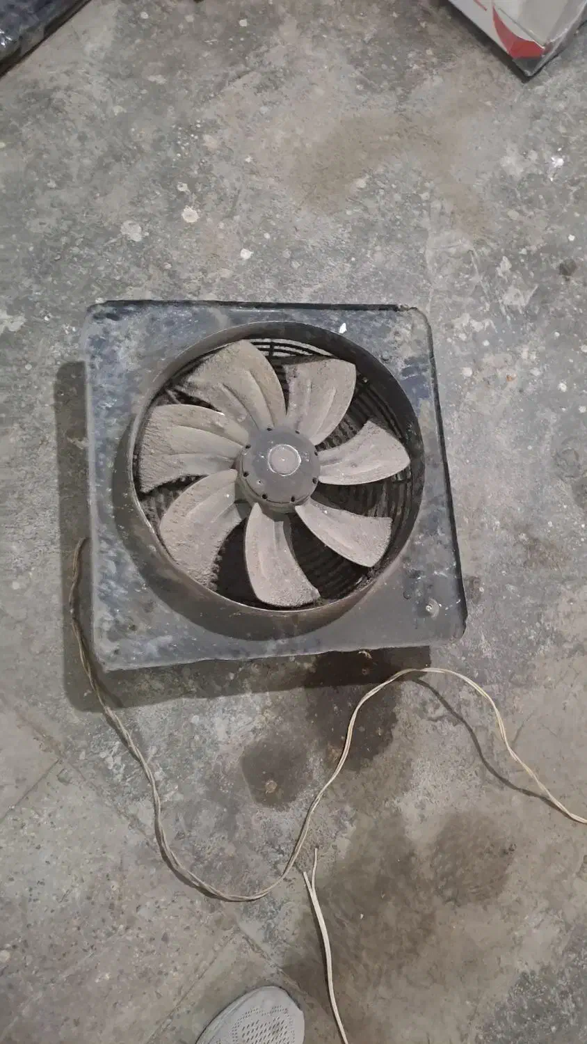 هوا کش ۶۰×۶۰|پنکه و تصفیهکنندهٔ هوا|همدان, |دیوار