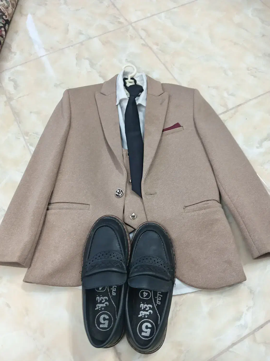 لباس|کیف، کفش، کمربند|تربت‌حیدریه, قائم|دیوار