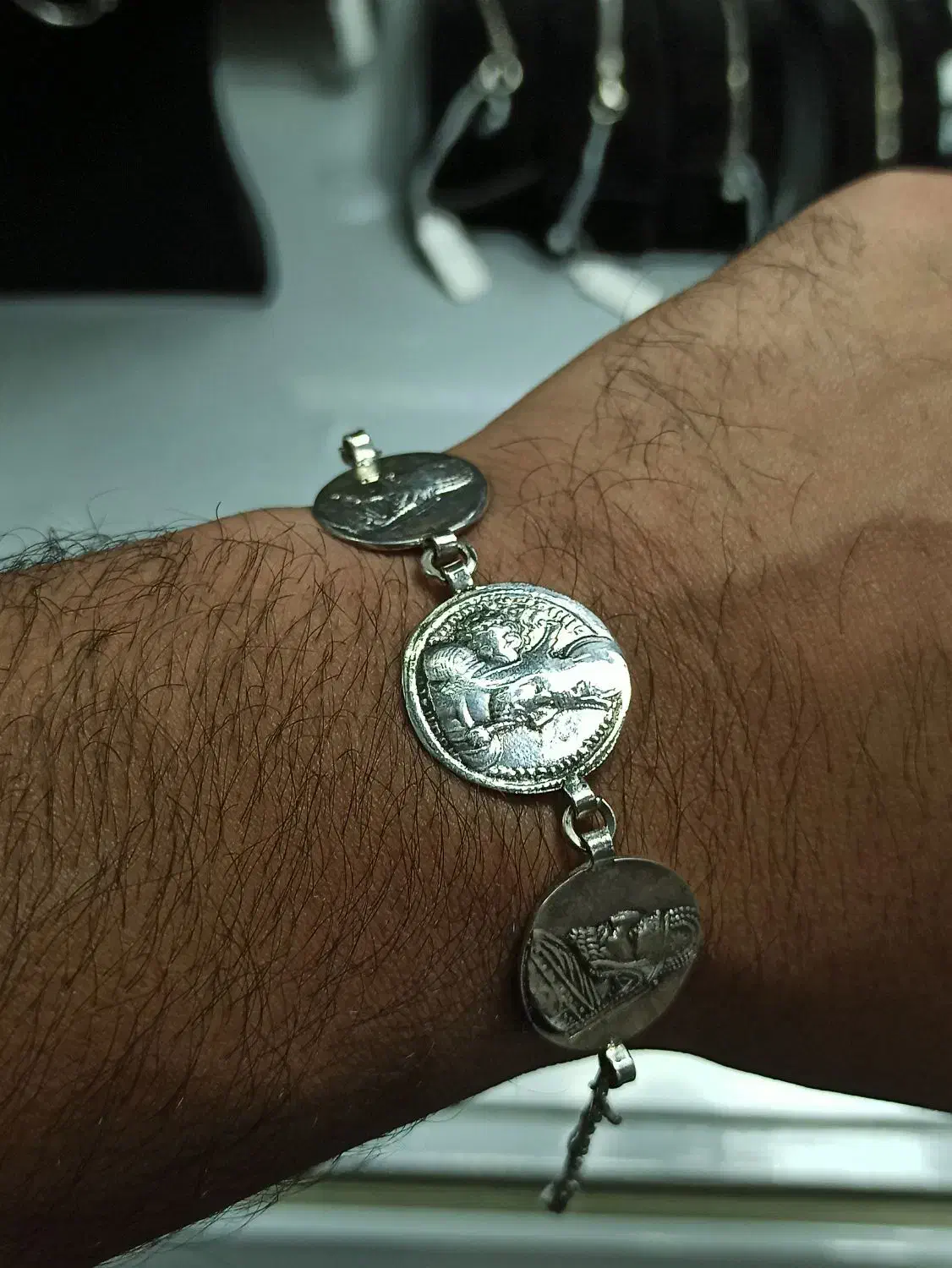 دستبند تمام نقره سکه ای خاص و کلکسیونی|جواهرات|خرمآباد, |دیوار