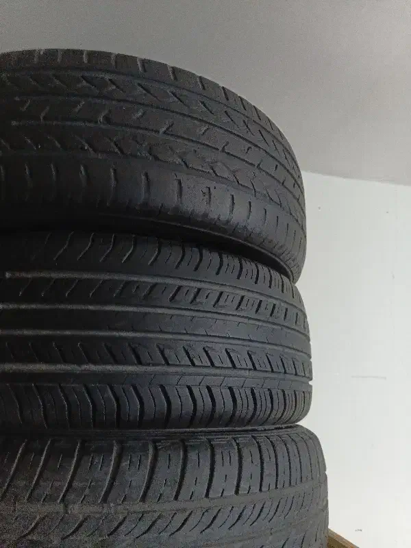 لاستیک ۱۳ تا ۱۷در حد نو بفروش میرسد|قطعات یدکی و لوازم جانبی|صدرا-فارس, فاز ۱|دیوار