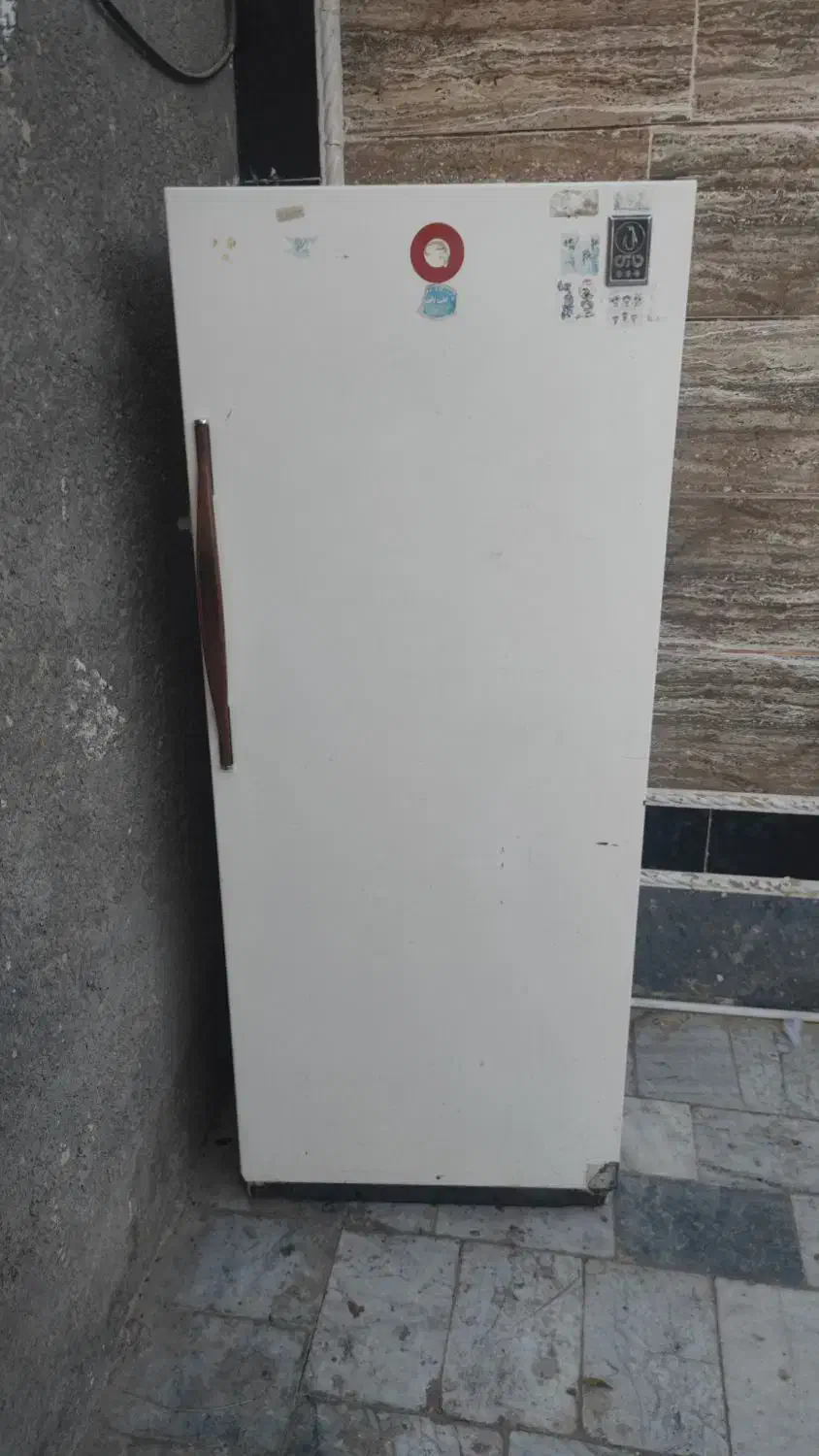 کمد یخچال فریزر با تلویزیون با ضبط سونی اصل|سیستم صوتی خانگی|سراوان, |دیوار