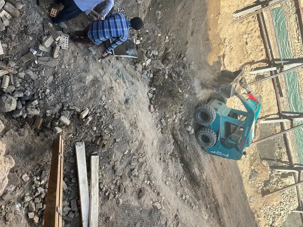 بابکت مینی لودر توماس خاکبرداری وتخریب خاور|خدمات حمل و نقل|مشهد, کوی المهدی|دیوار