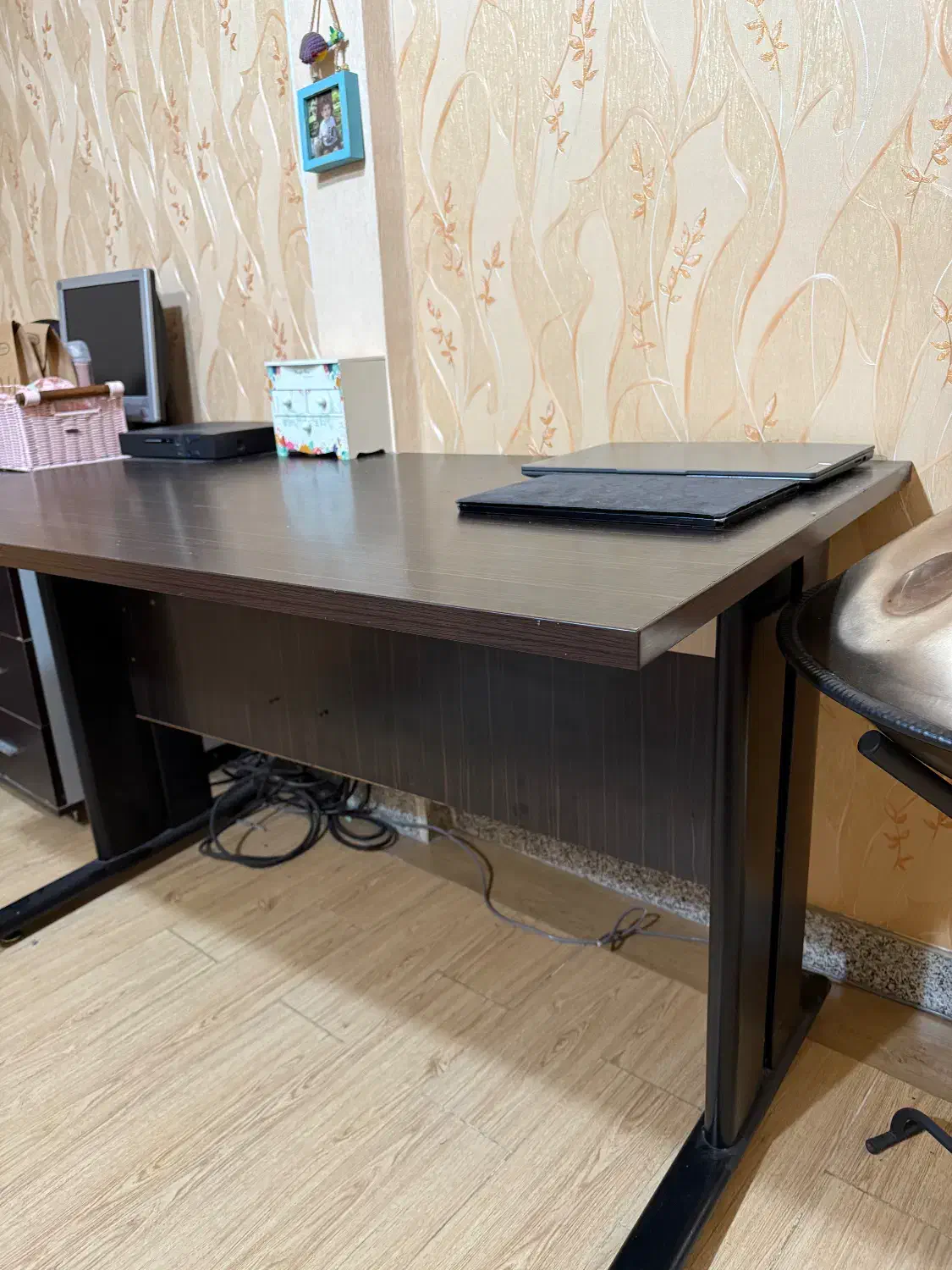 میز اداری|مبلمان اداری|خرم‌آباد, |دیوار