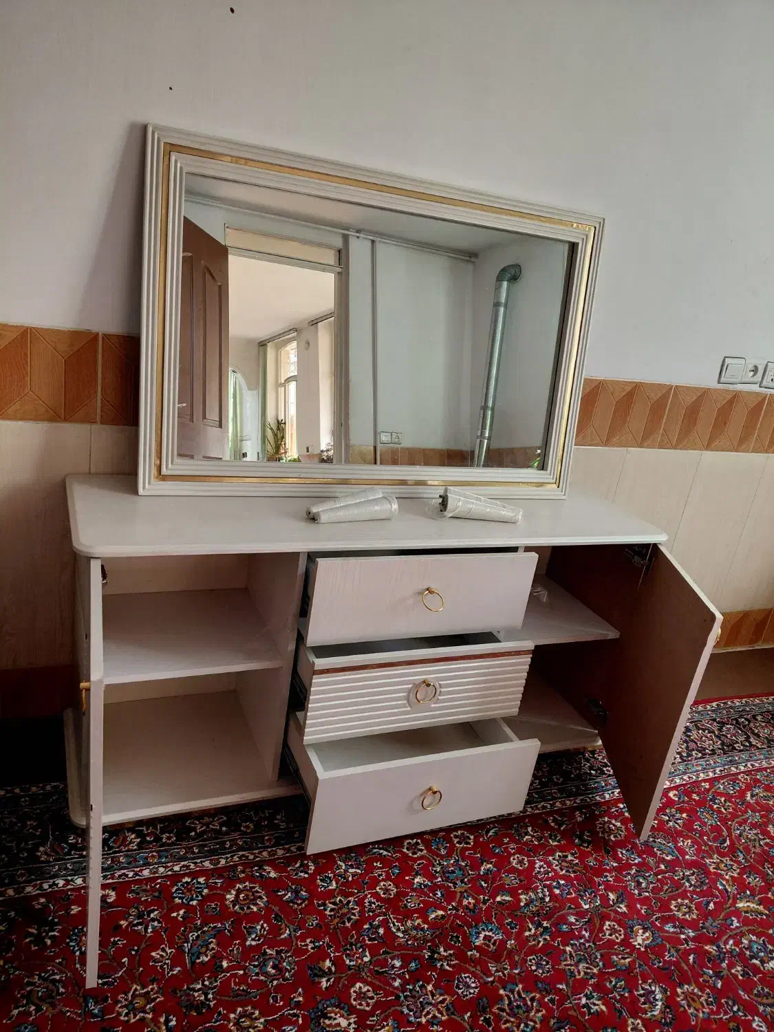 آیینه وکنسول|بوفه، ویترین، کنسول|الیگودرز, |دیوار