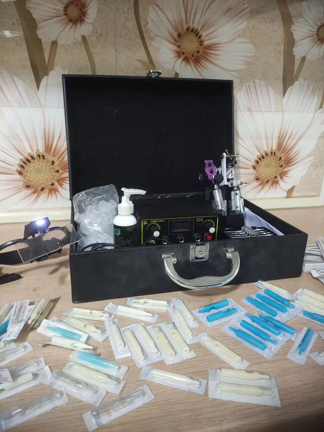 پک کامل دستگاه تاتو با کلی لوازم اضافی|آرایشی، بهداشتی، درمانی|تهران, مسعودیه|دیوار