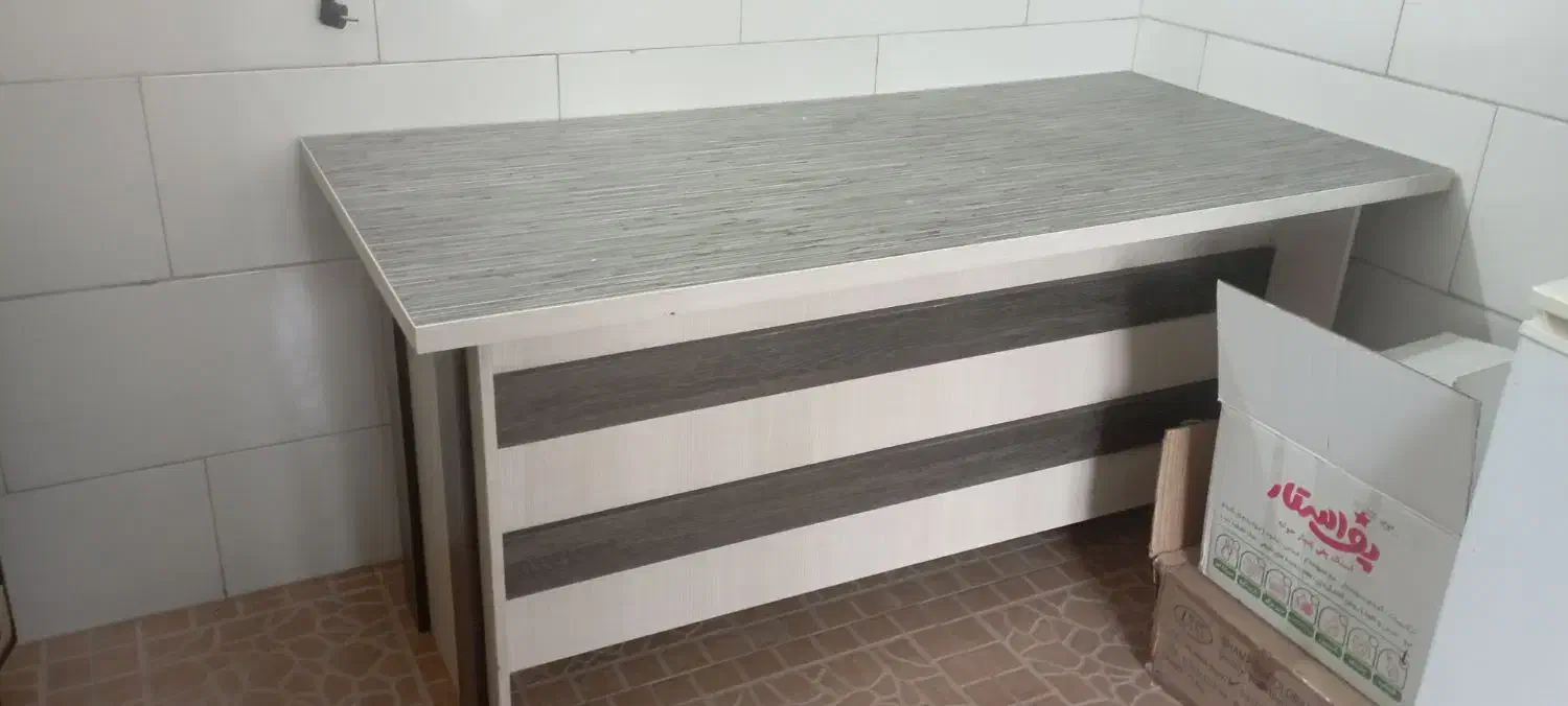 میز کار و درآور بزرگ|جاکفشی، کمد، دراور|زنجان, |دیوار