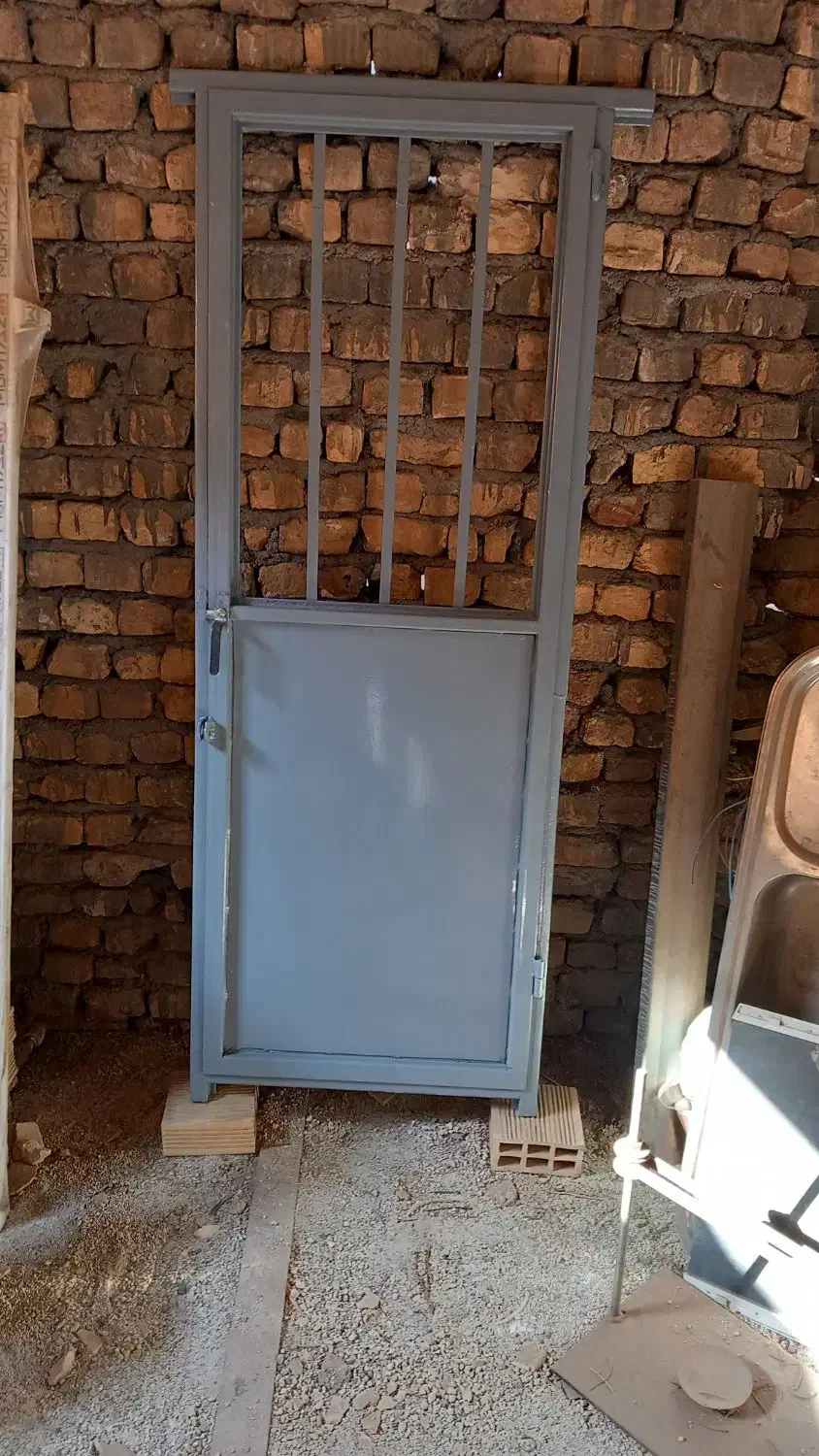 مهتابی درب آهنی|لامپ و چراغ|قم, دروازه ری|دیوار