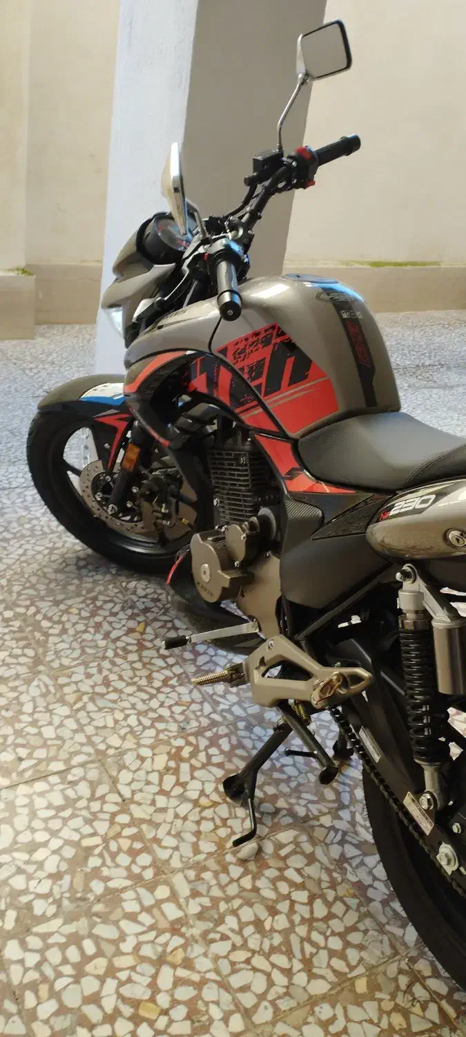 موتور زونتس|موتورسیکلت|رشت, پاستوریزه|دیوار