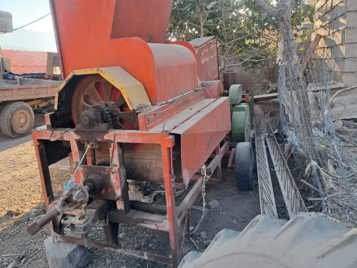 خرمنکوب|ماشینآلات صنعتی|چورزق, |دیوار