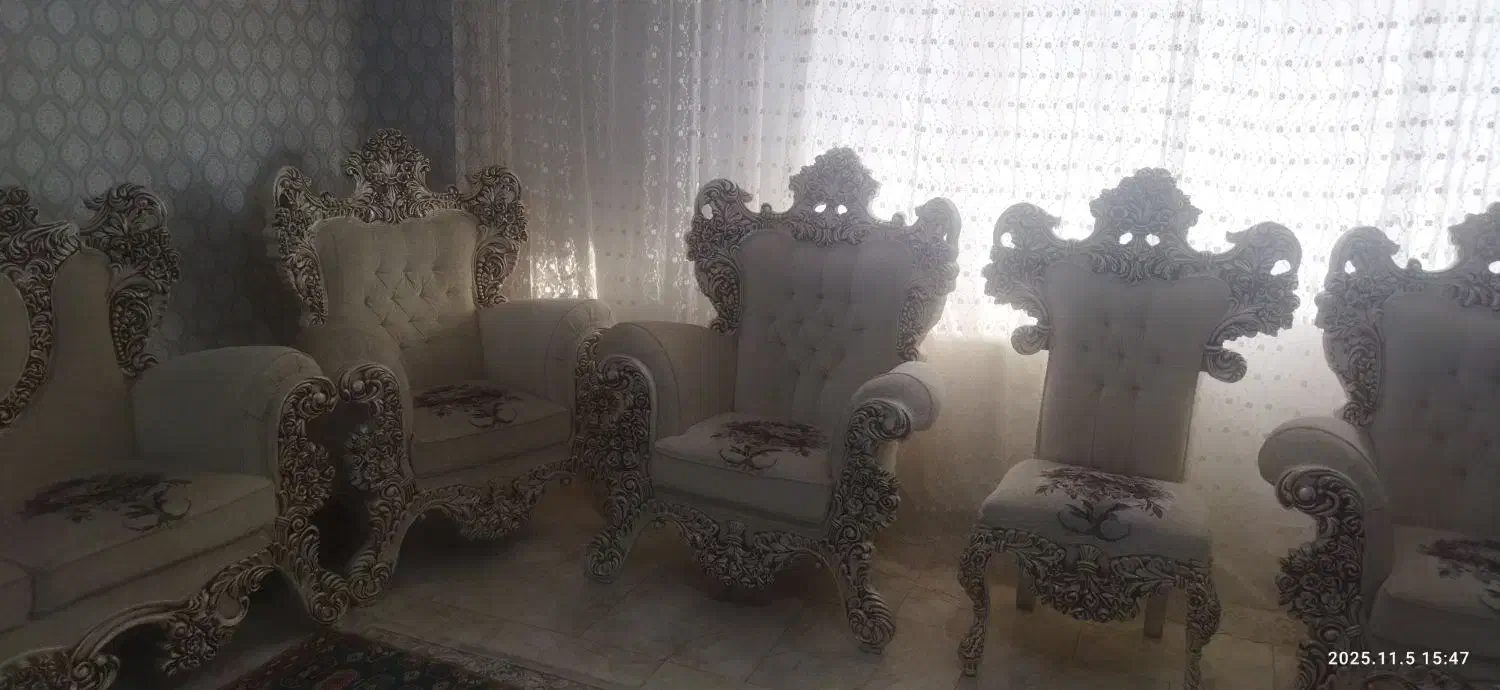 مبل سلطنتی ۹ نفره همراه با میز|مبلمان خانگی و میز عسلی|سهند, |دیوار