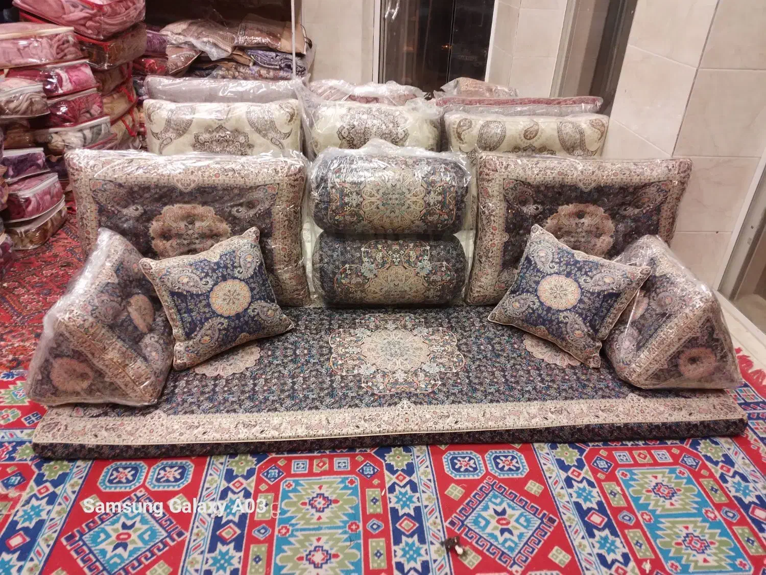 ست شاهنشین|پشتی|یزد, |دیوار