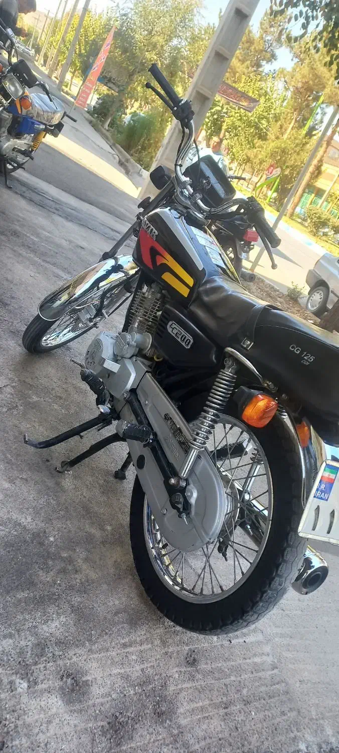 موتور ۲۰۰ کاربرات ۹۲|موتورسیکلت|فولادشهر, باغشاد|دیوار