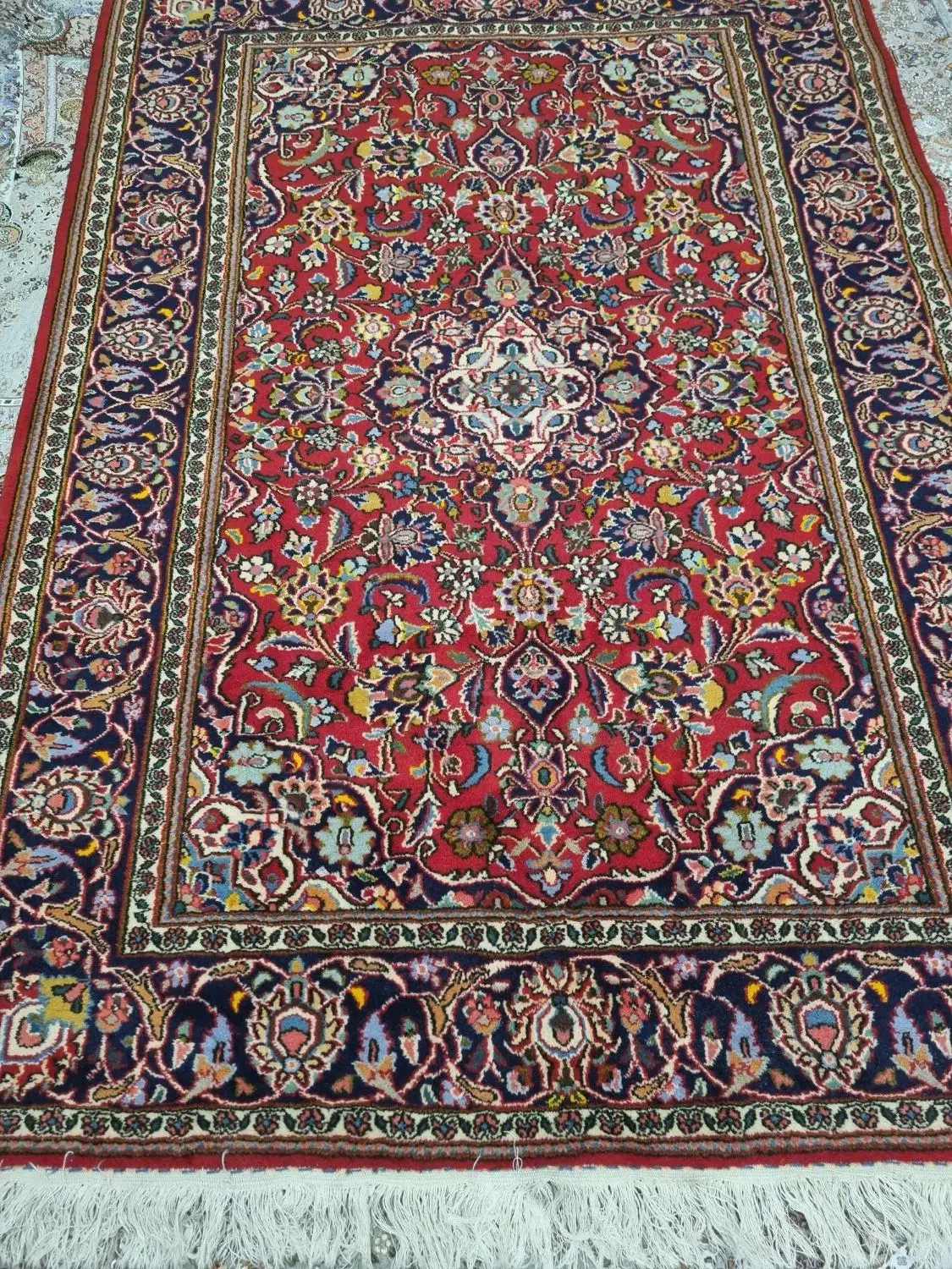 قالیچه دستبافت قرمز ۳ متری|فرش|کرج, شهرک فهمیده|دیوار