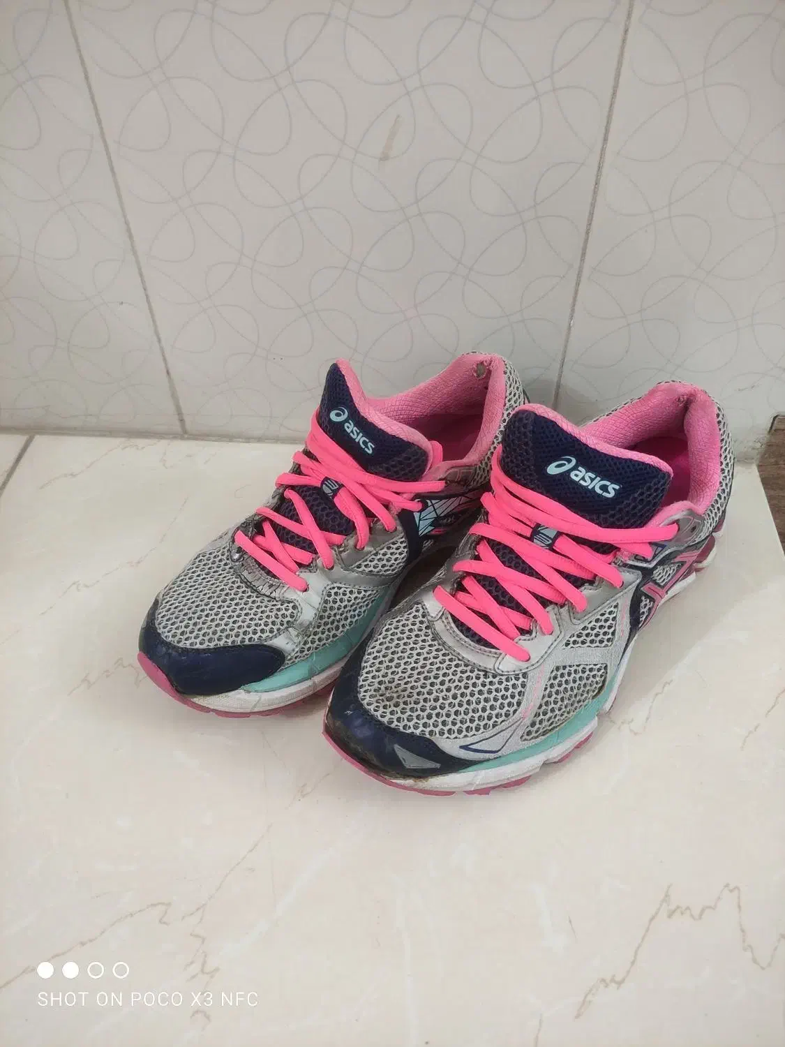 کفش اسپرت|کیف، کفش، کمربند|شیراز, رازی|دیوار