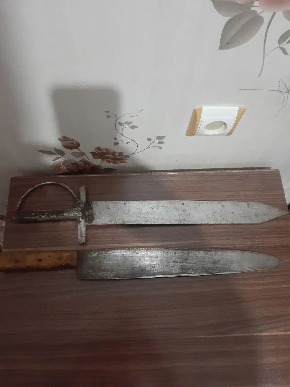 چاقو قصابی وساعت کوکی|ظروف پختوپز|گرگان, |دیوار