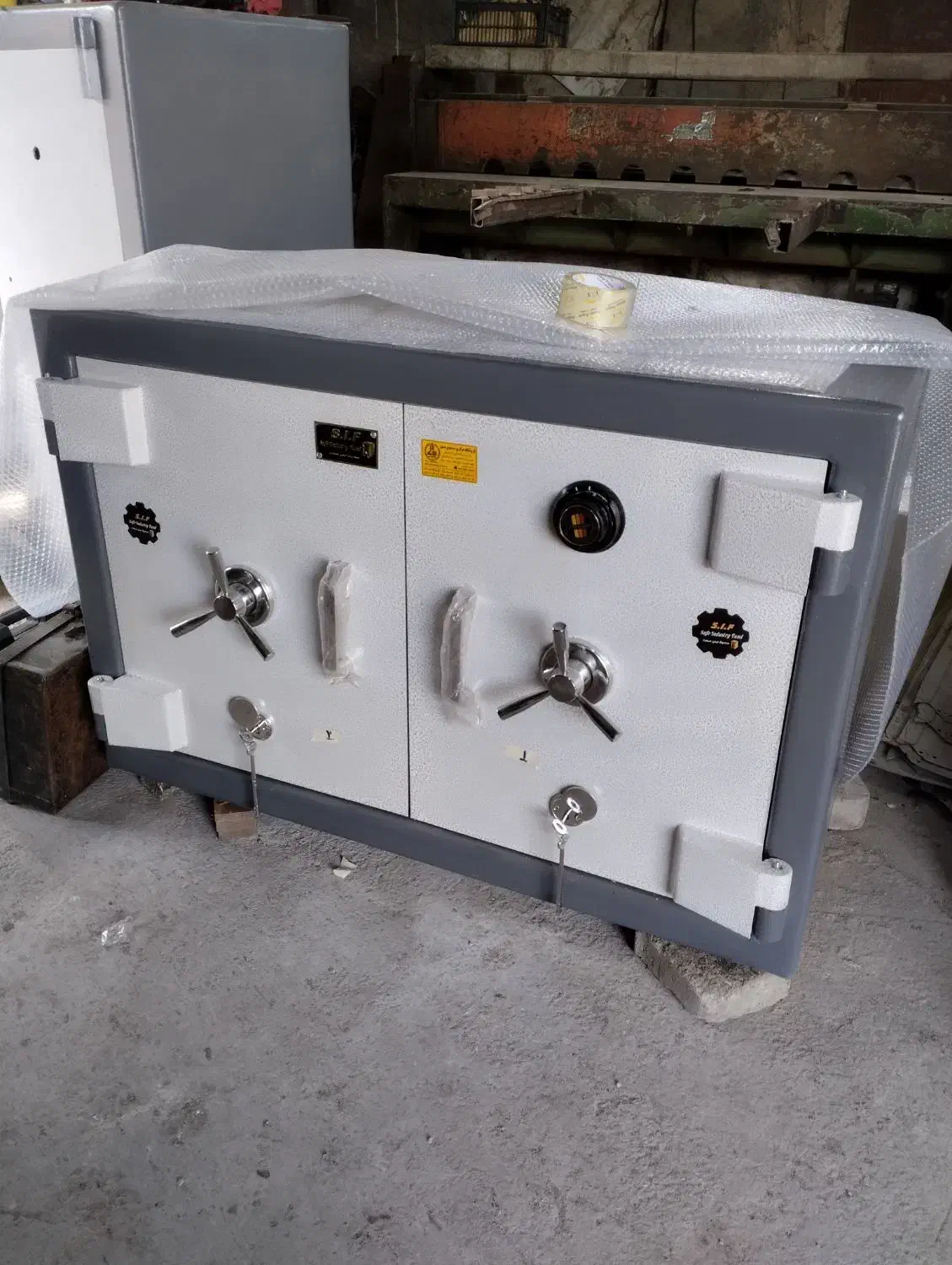 گاوصندوق زیر ویترینی ۱۲۰ایمن صنعت|فروشگاه و مغازه|مراغه, |دیوار