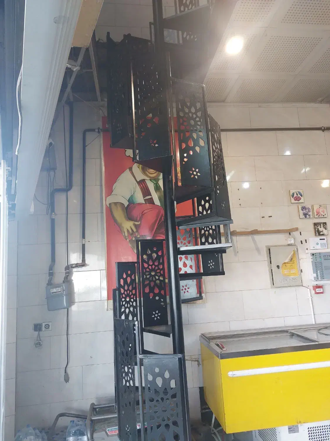 پله پیچ نو|مصالح و تجهیزات ساختمان|شیراز, شهرک صنعتی شیراز|دیوار