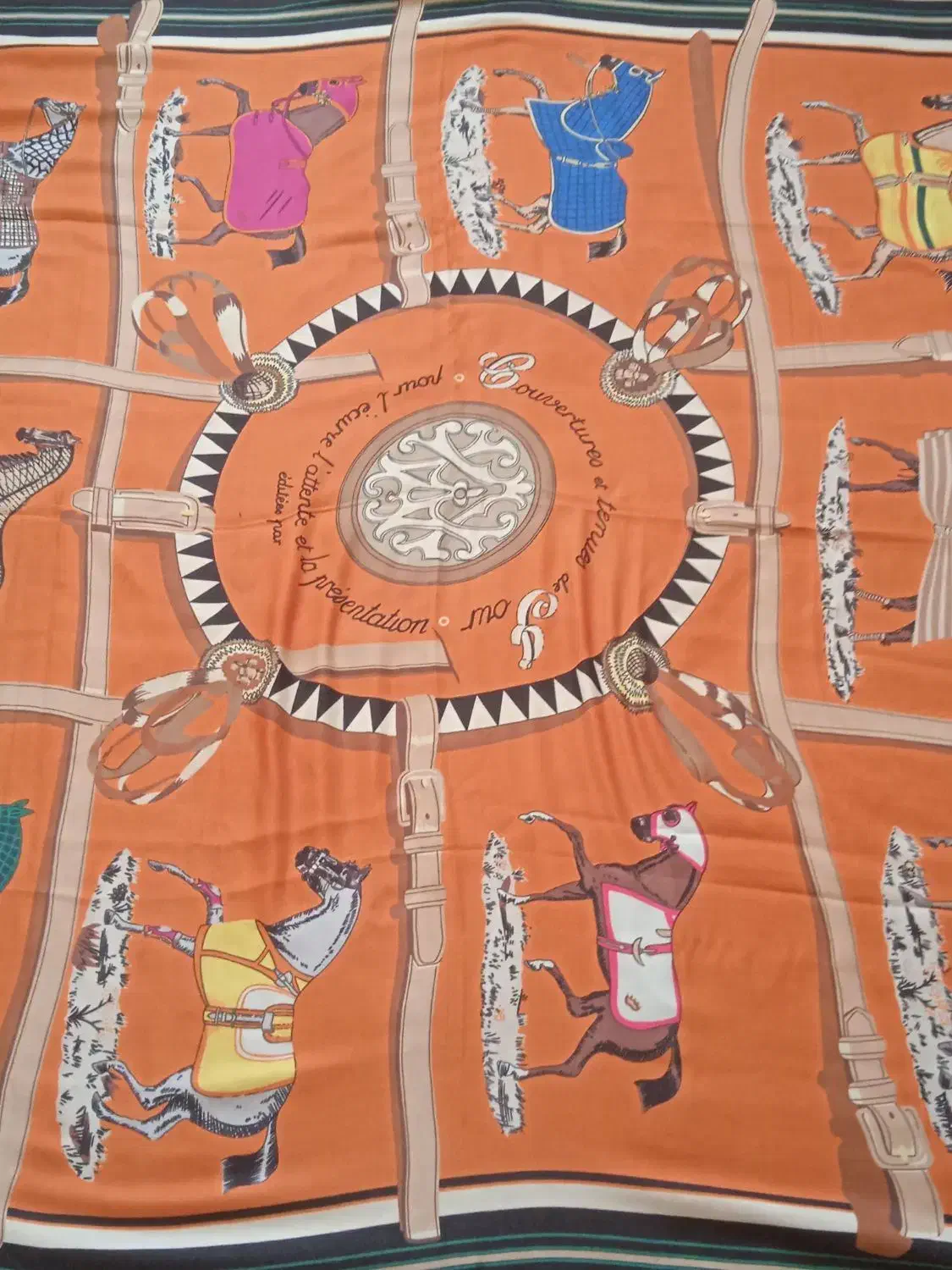 شال خیلی قدیم|لباس|اردبیل, |دیوار