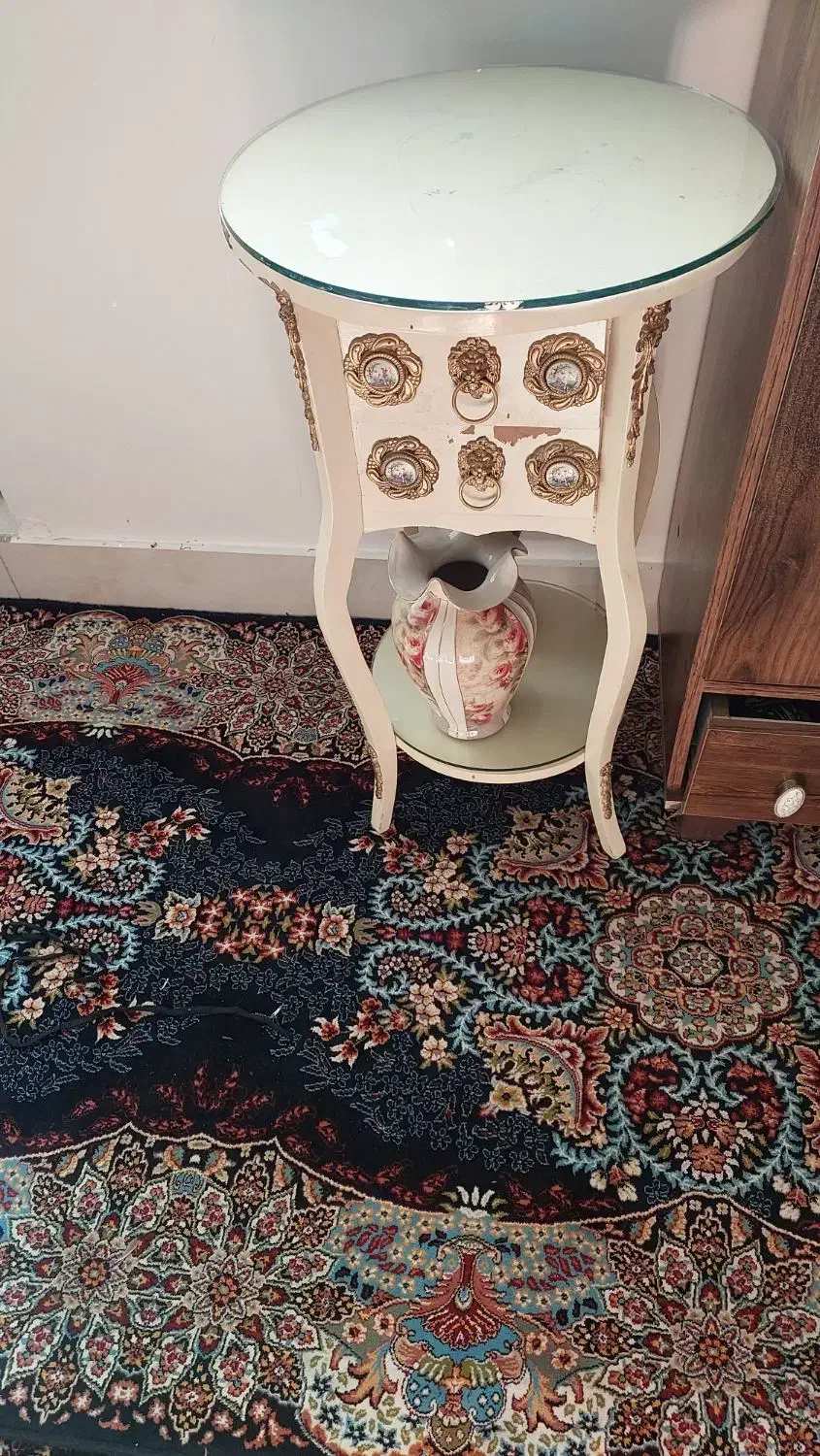 ساعت ایستاده با میز تلفن هر دو سالم|میز تلفن|ساوه, |دیوار