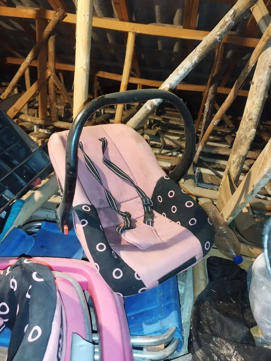 کالسکه همراه را روک و کریر بچه|کالسکه و لوازم جانبی|صومعه‌سرا, |دیوار