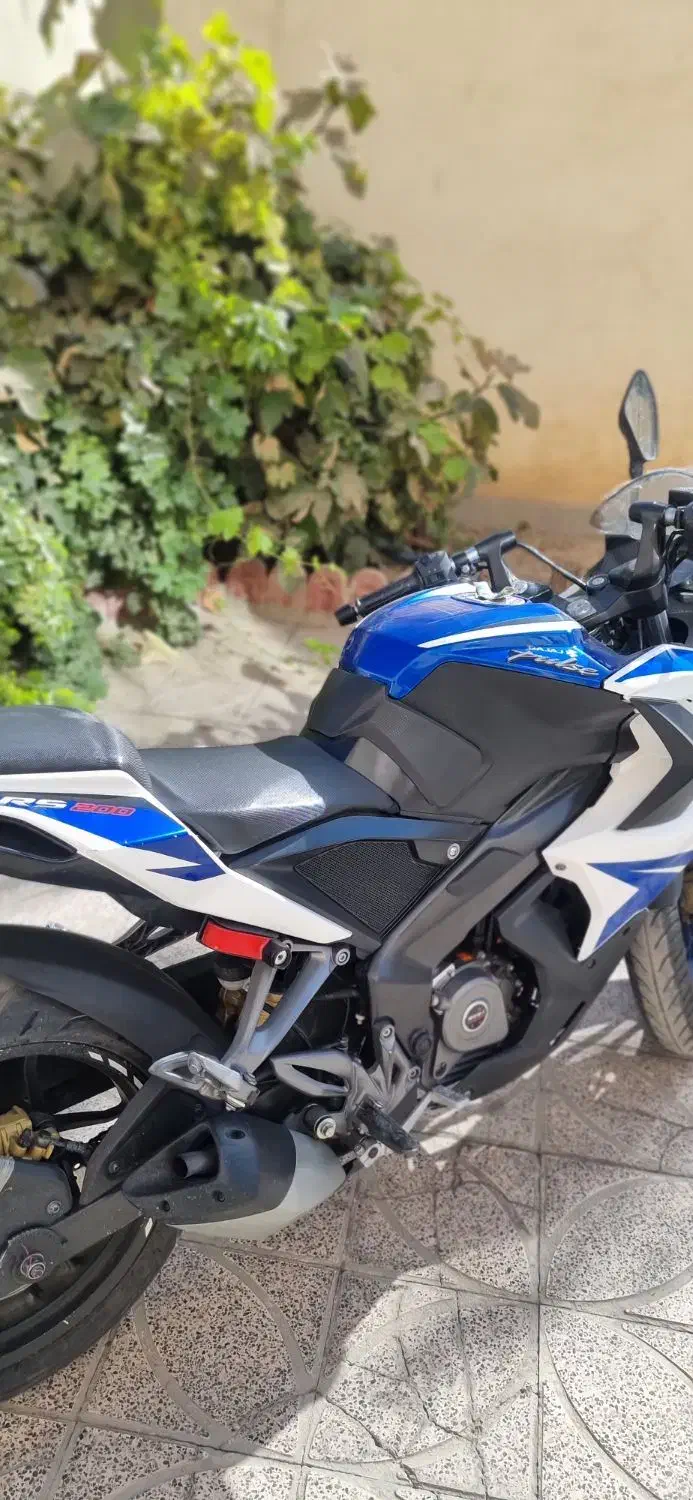 rs200|موتورسیکلت|اسلامشهر, شهرک قائمیه|دیوار