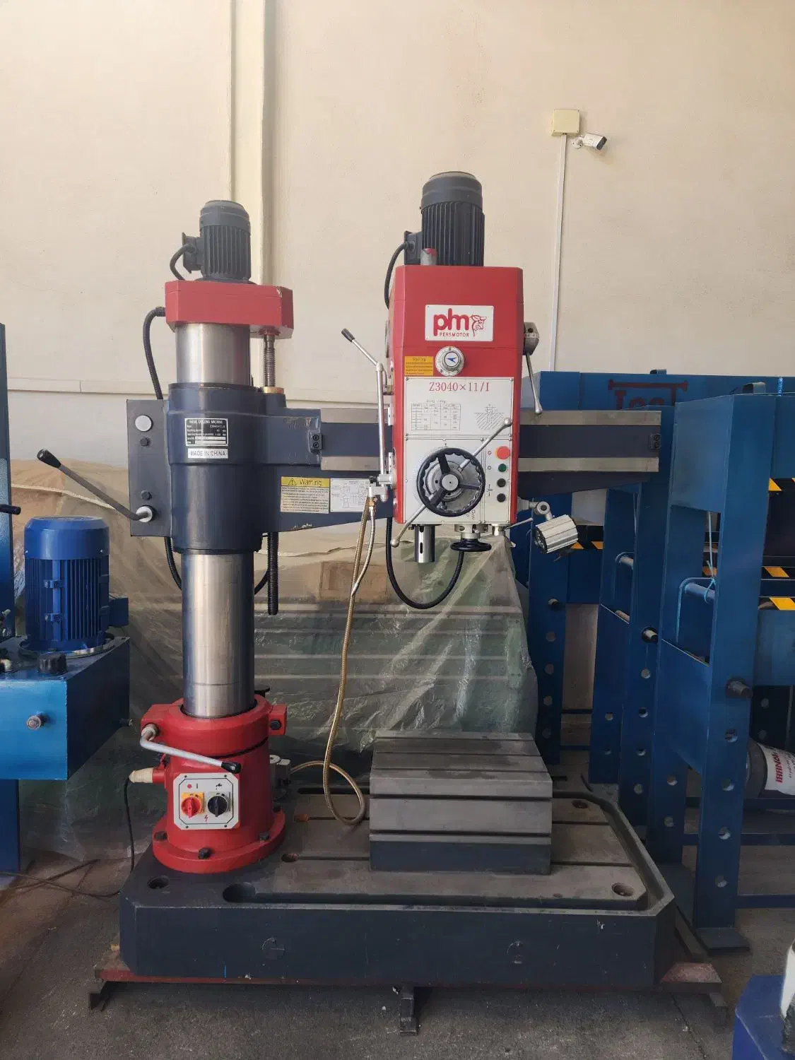 دریل رادیال مورس ۴ بازو یک متر در حد آک|ماشینآلات صنعتی|صوفیان, |دیوار