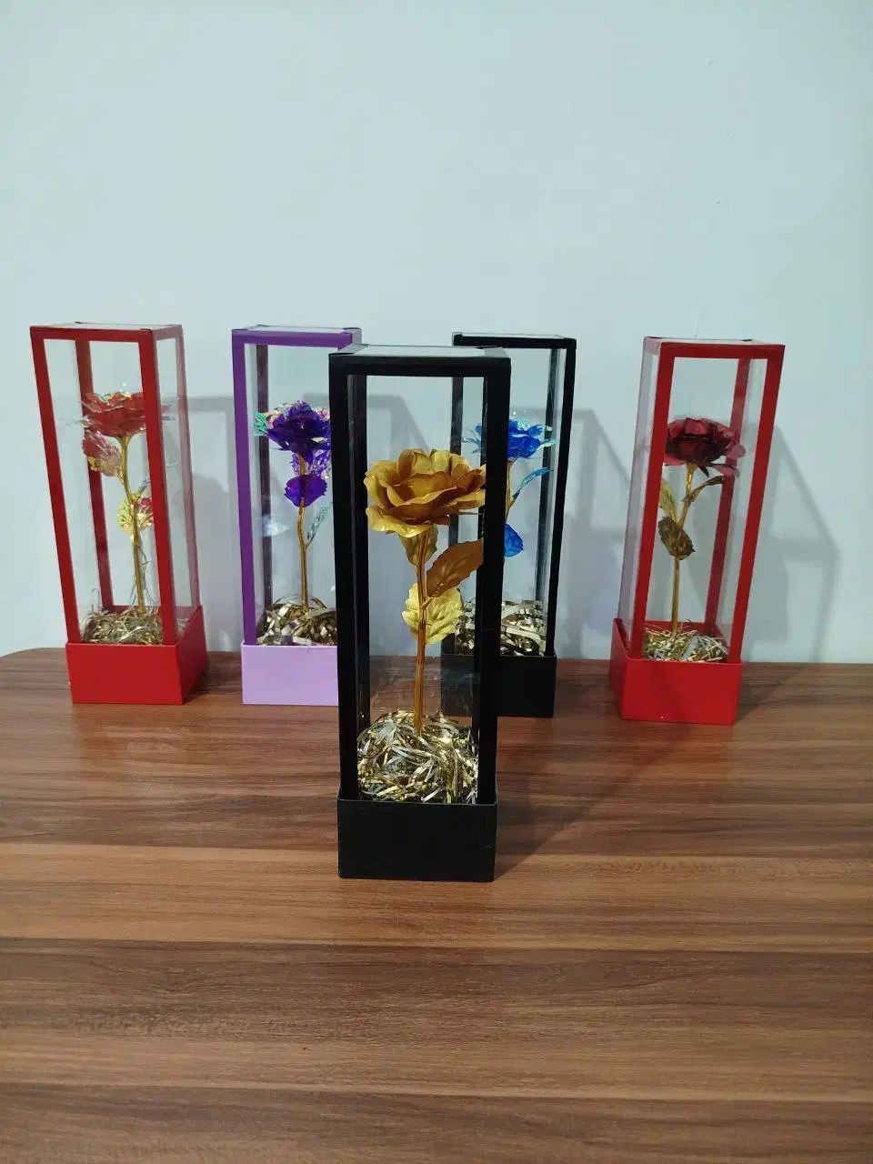 کادو روز زن|گل مصنوعی|الیگودرز, |دیوار